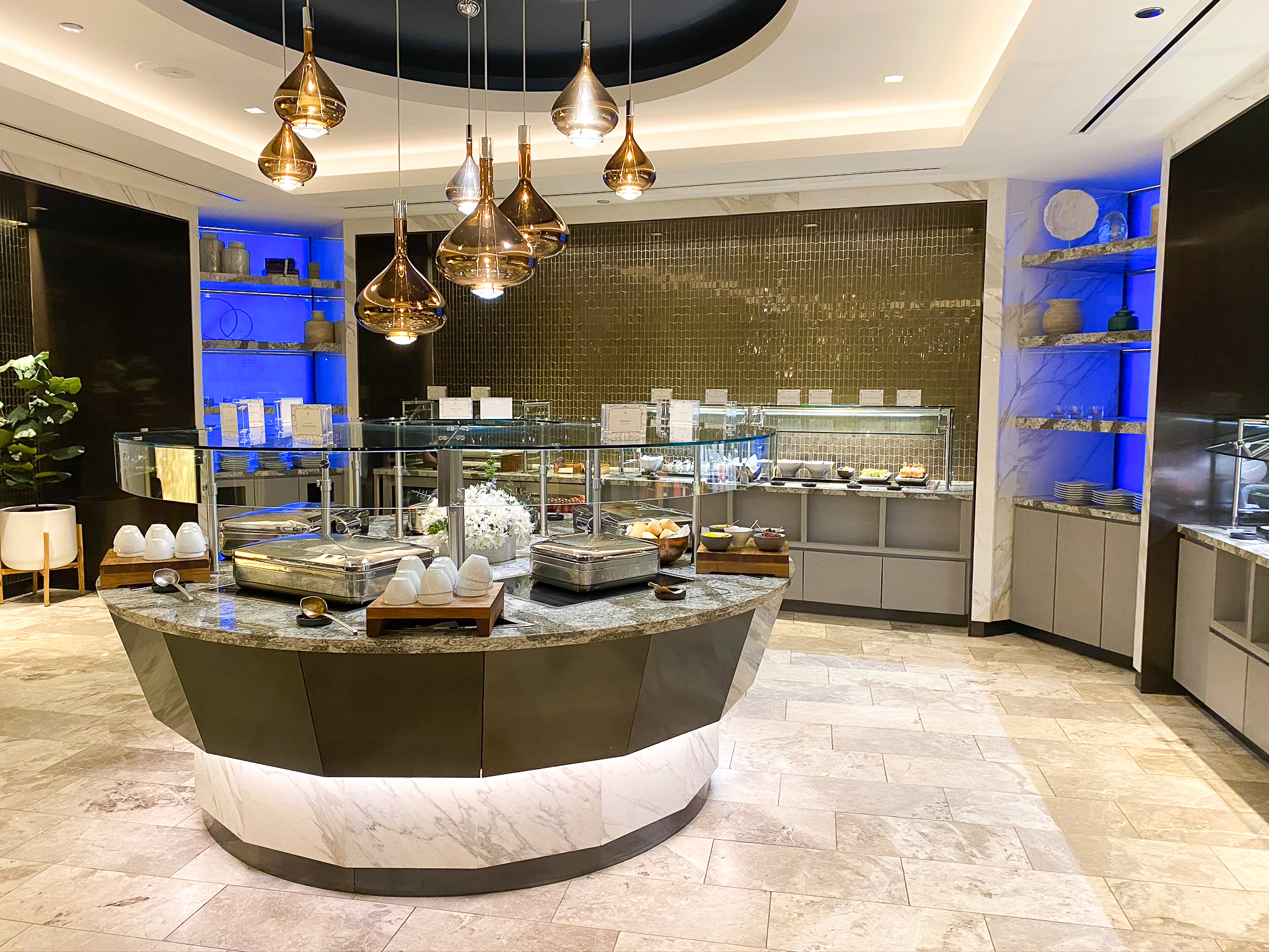 United Polaris Lounge ORD Buffet
