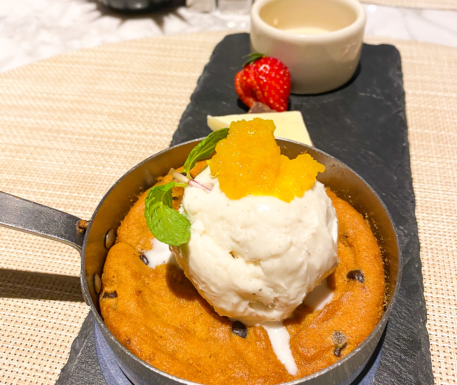 United Polaris Lounge ORD Cookie Skillet