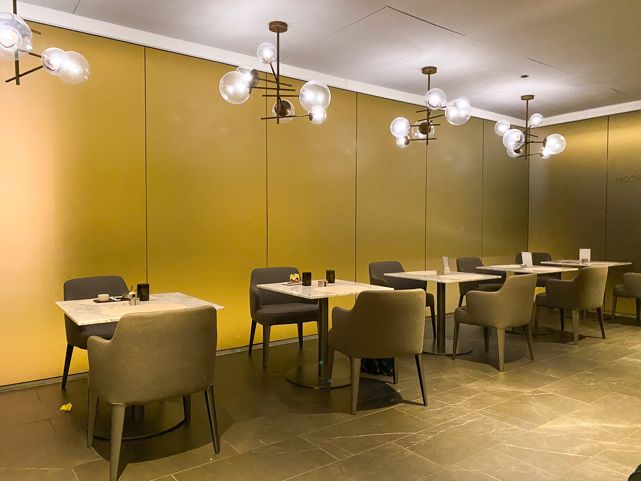 United Polaris Lounge ORD Dining Room Seats