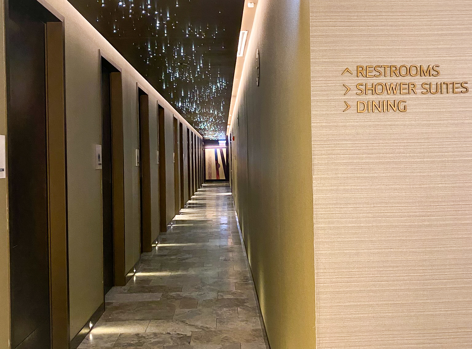 United Polaris Lounge ORD Hallways Star