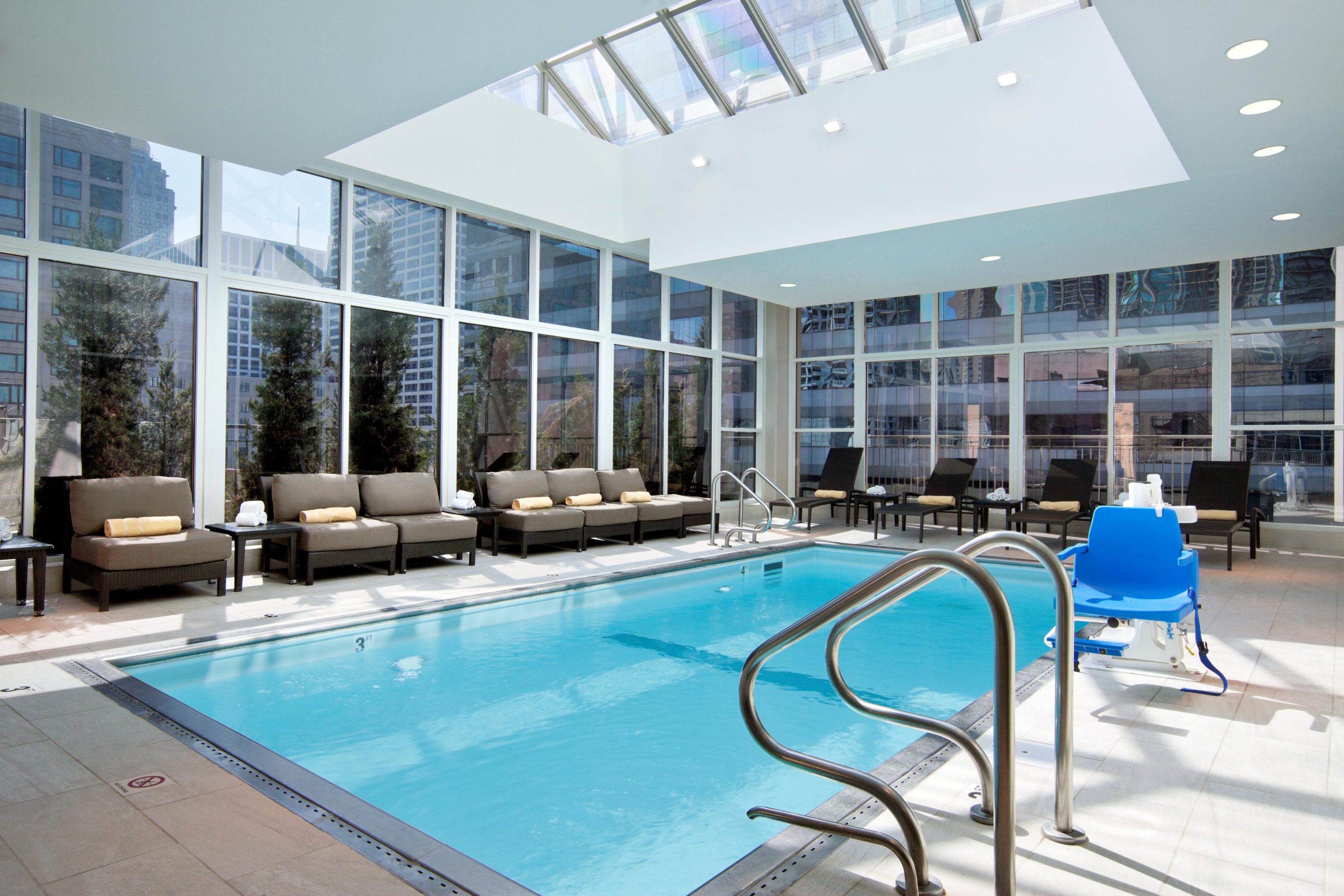 Hilton Garden Inn Chicago Downtown Magnificent Mile Pool