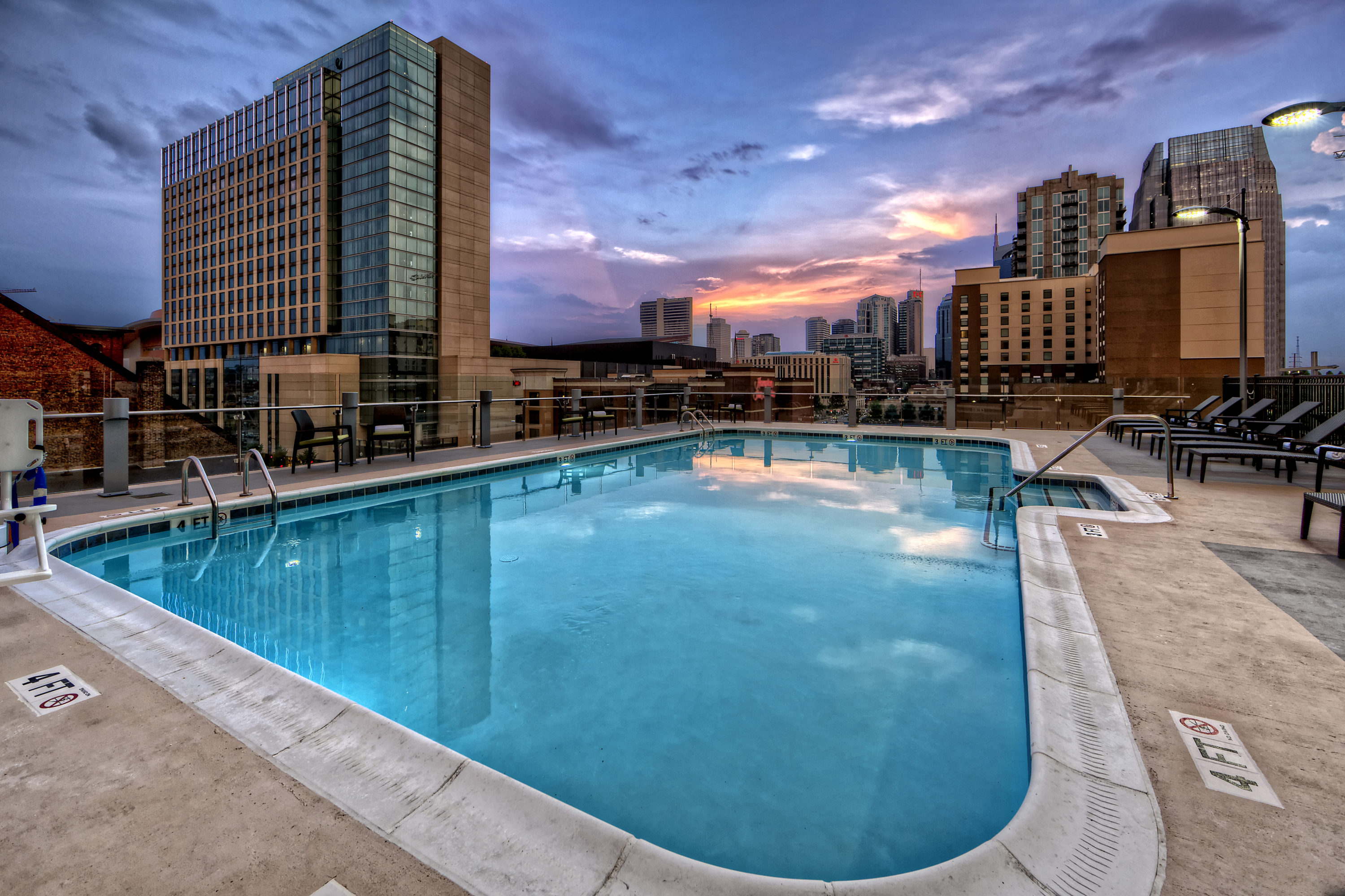 Hilton Garden Inn Nashville Downtown Convention Center Pool