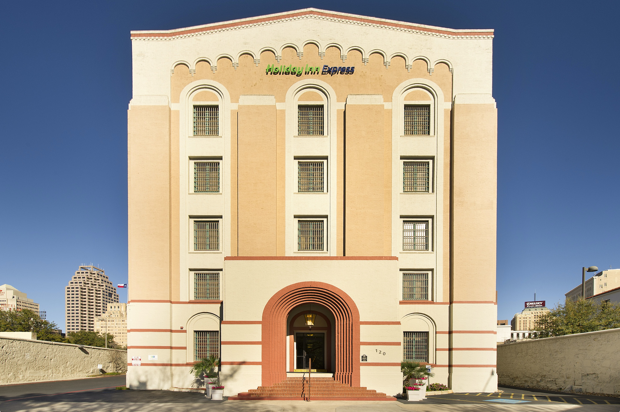 Holiday Inn Express San Antonio North Riverwalk Area