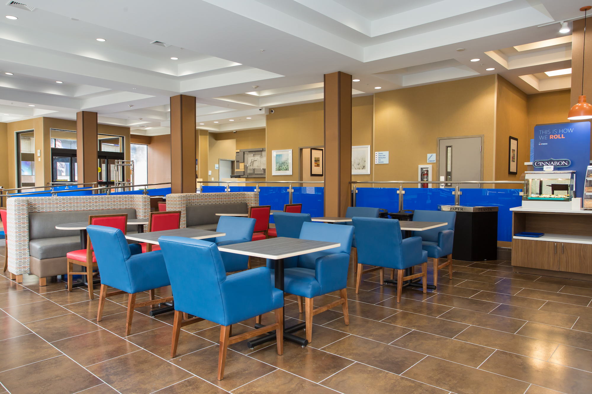 Holiday Inn Express Springfield Downtown Lobby
