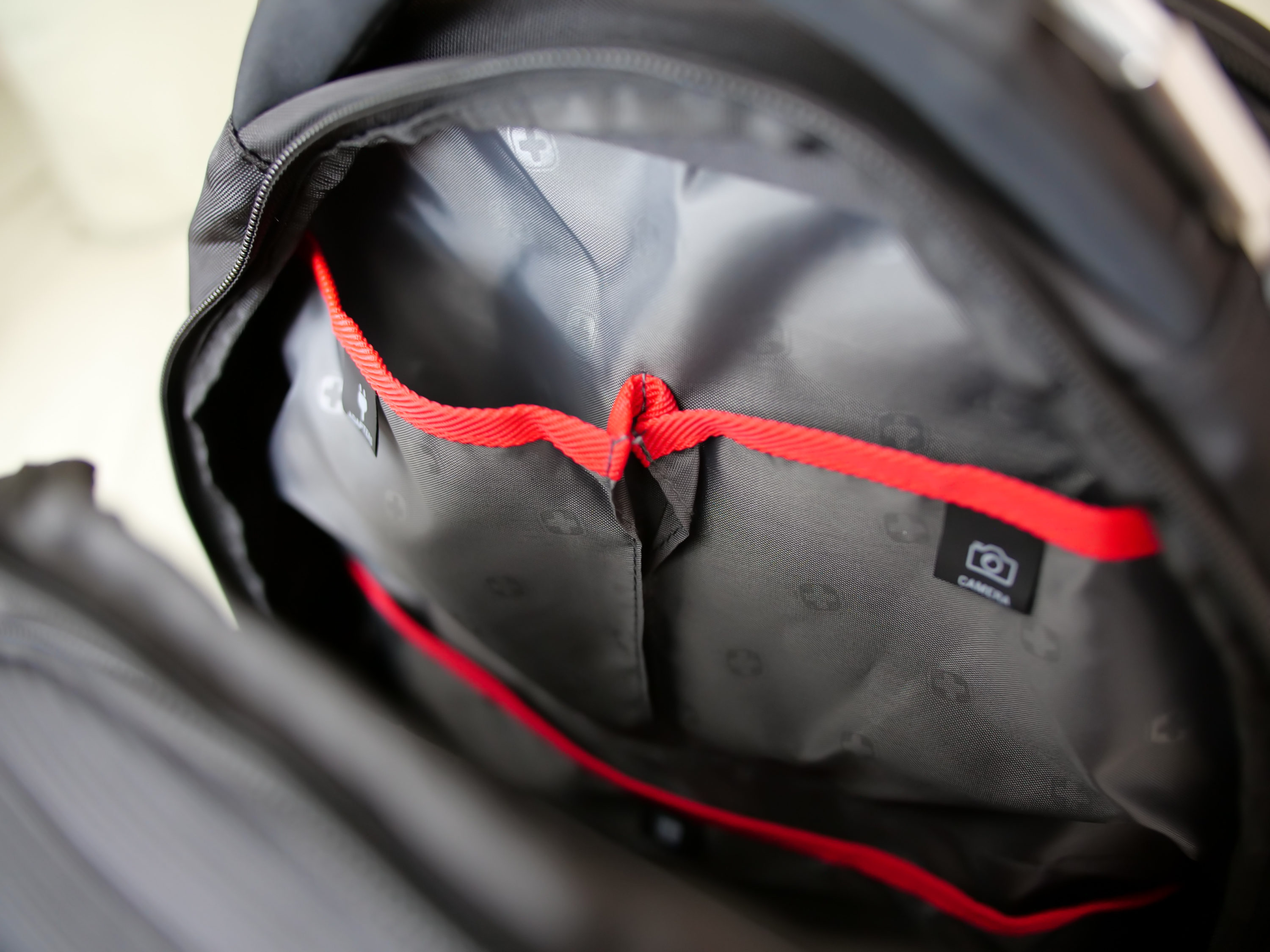 Swissgear compartments