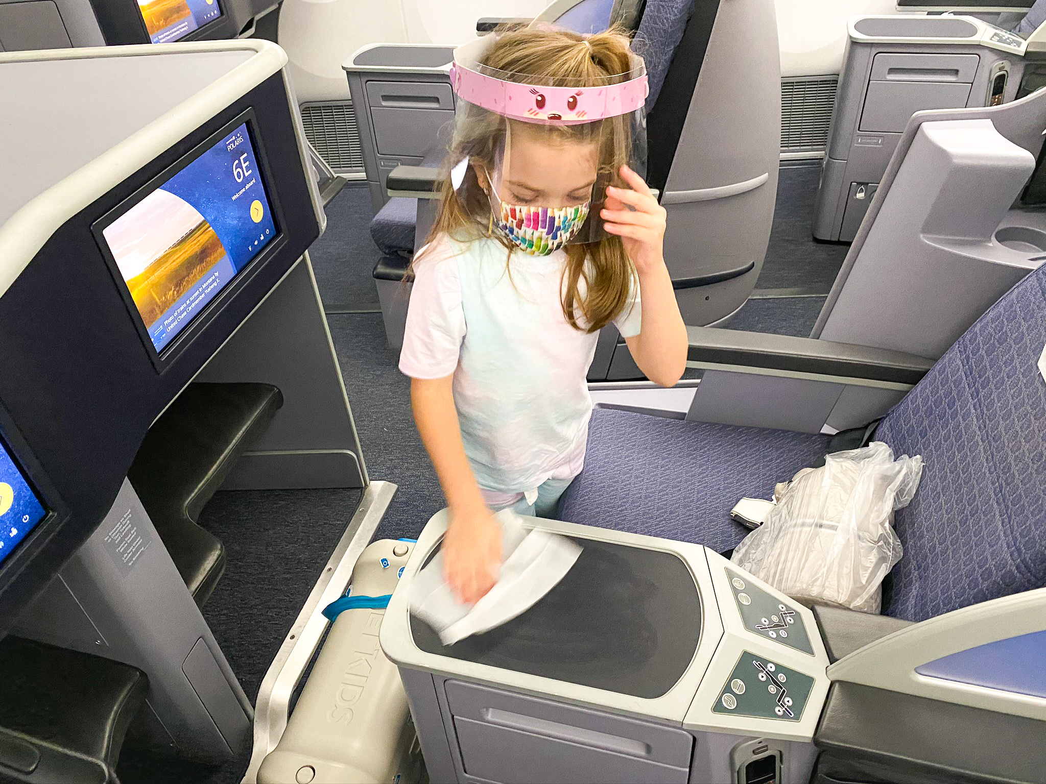 Santizing United Boeing 787 Dreamliner Polaris Business Class Seat
