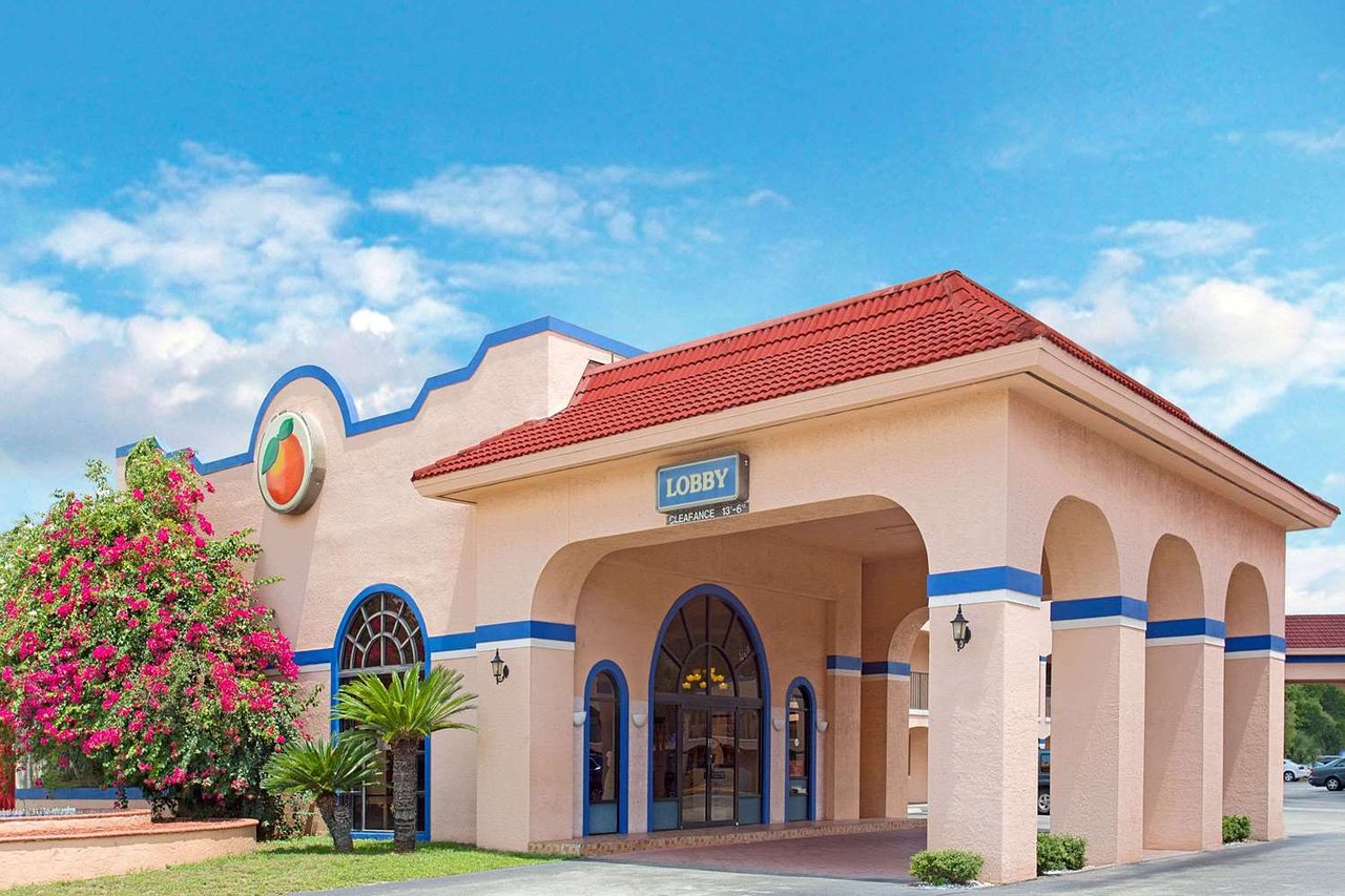 Travelodge Suites by Wyndham Kissimmee Orange