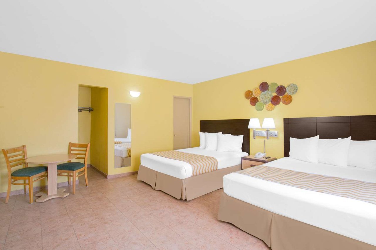 Travelodge by Wyndham San Francisco Central Guest Room