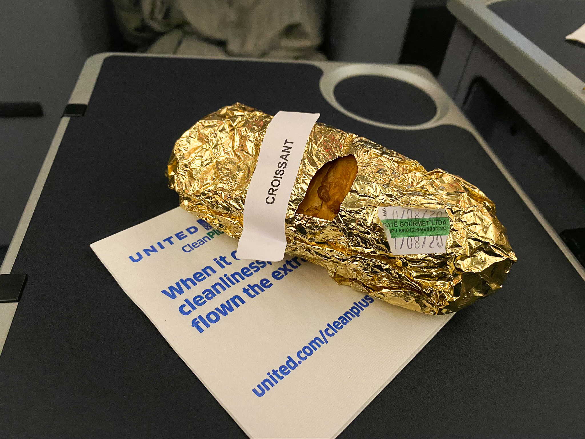 United Boeing 787 Dreamliner Polaris Business Class Breakfast Croissant