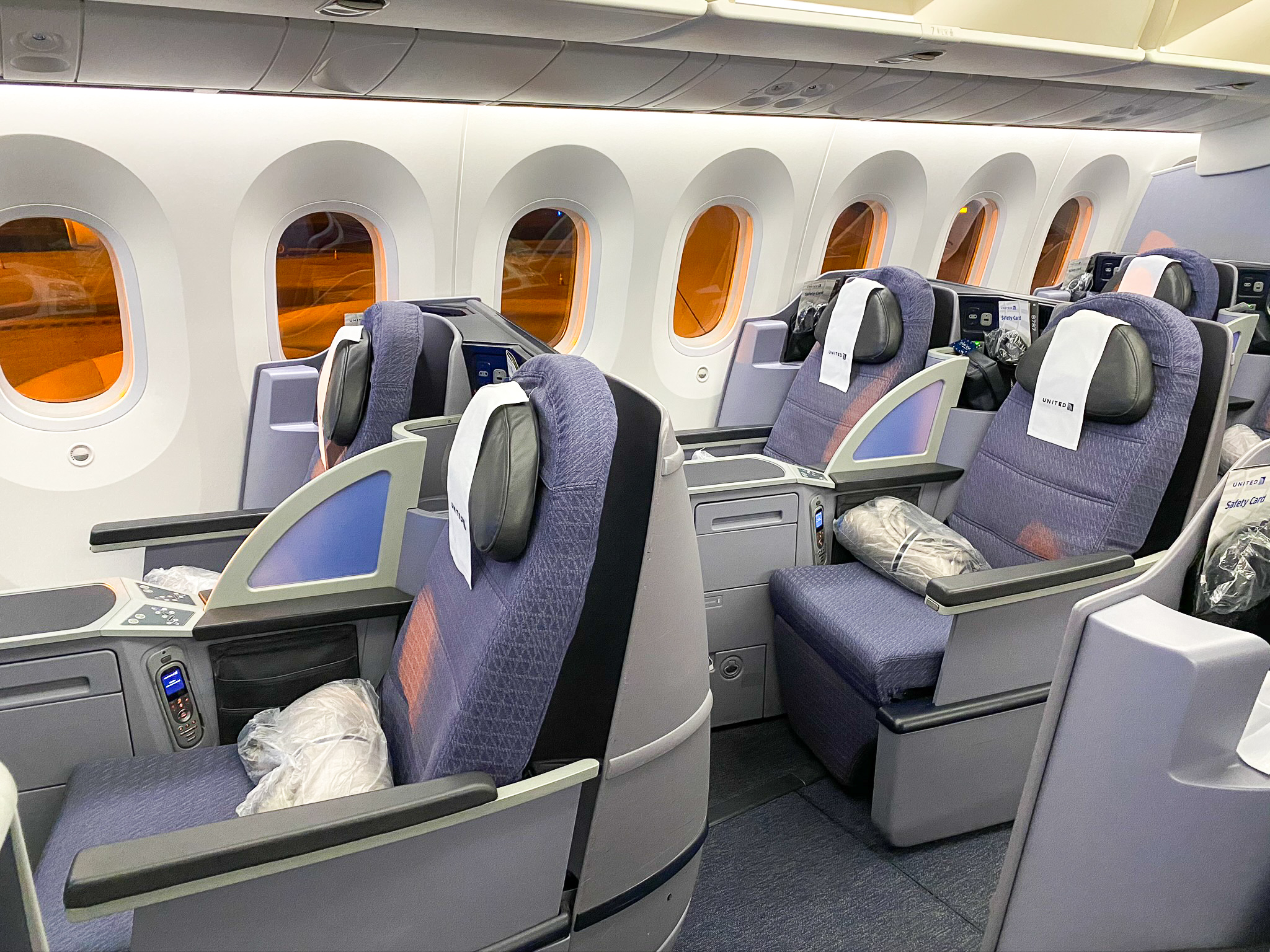 United Boeing 787 Dreamliner Polaris Business Class Empty