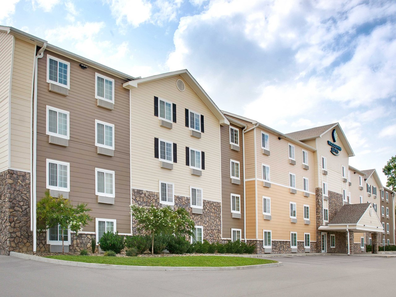 WoodSpring Suites Nashville Airport Exterior