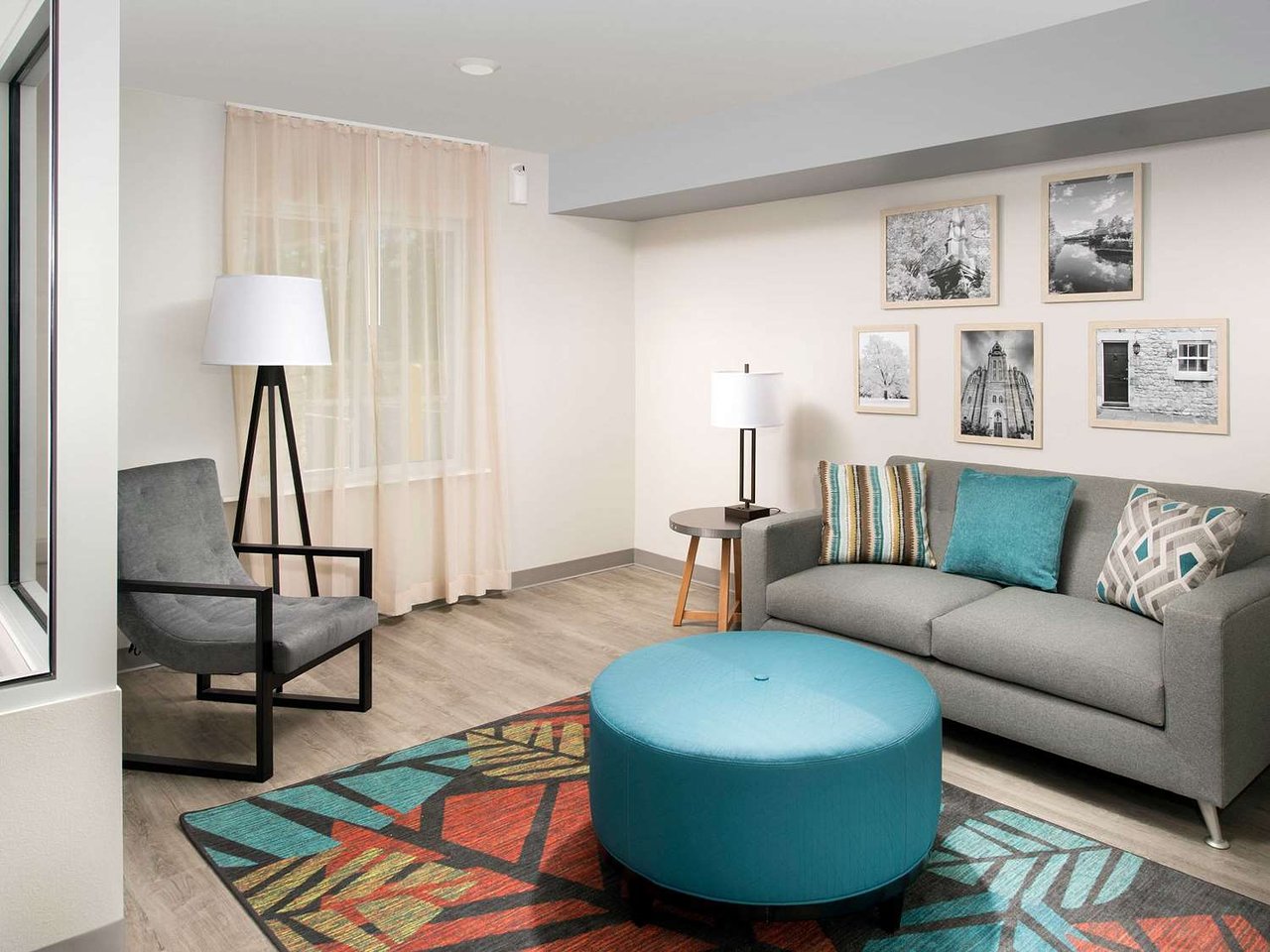 WoodSpring Suites Orlando International Drive Lobby