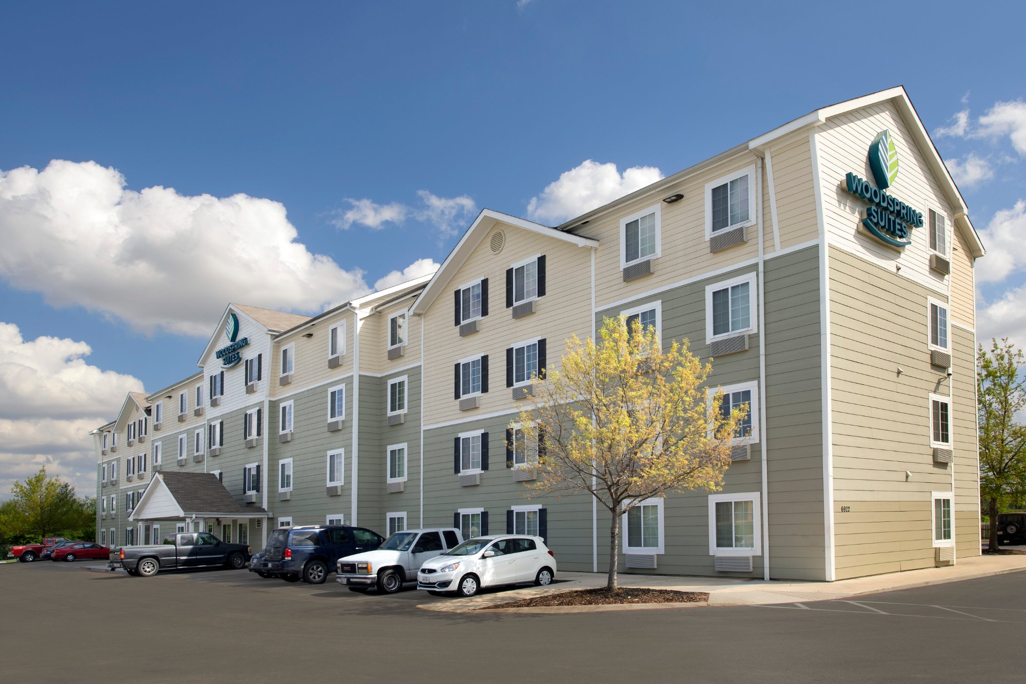 WoodSpring Suites San Antonio North Live Oak I 35 Exterior