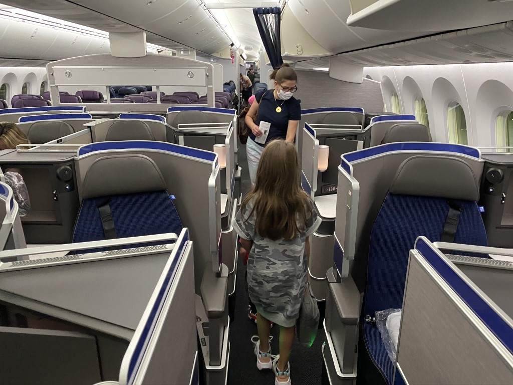 Boarding United Polaris Boeing 787 9 Dreamliner