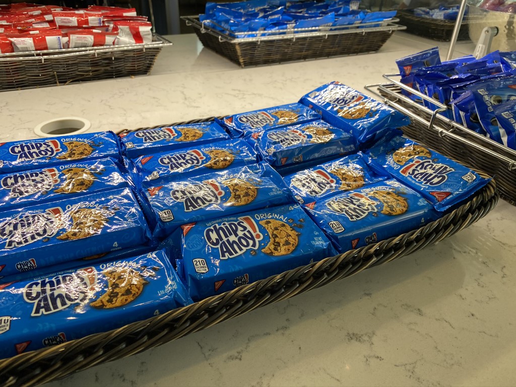 United Club EWR Cookies