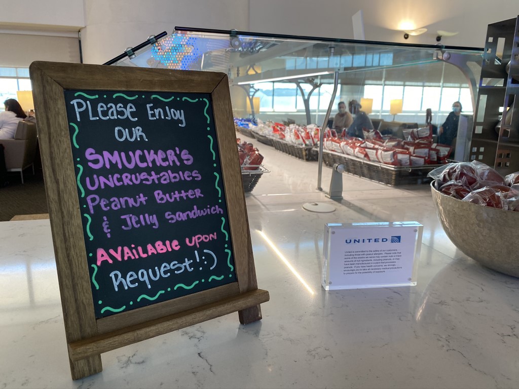 United Club EWR Peanut butter jelly