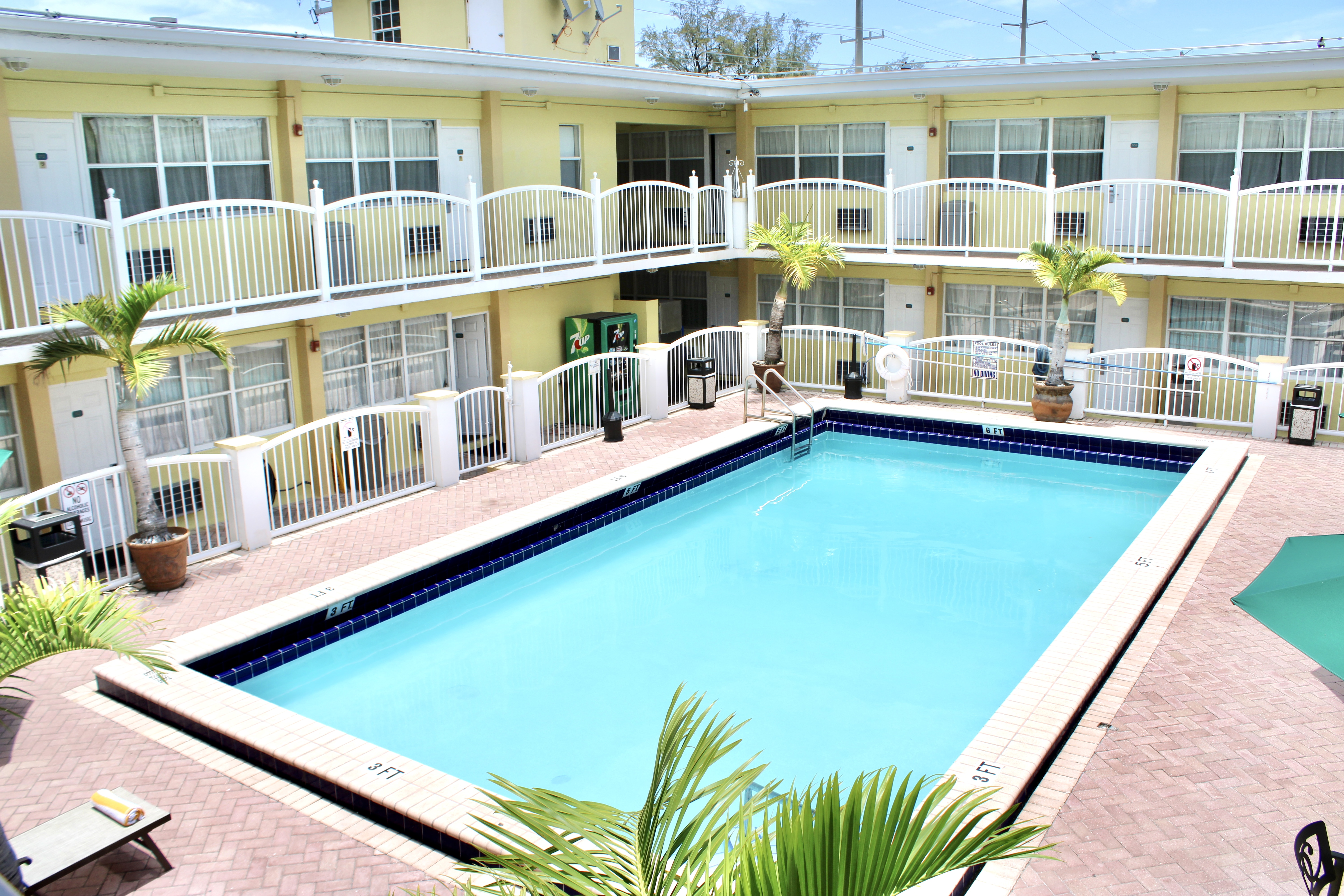 Beach Place Hotel