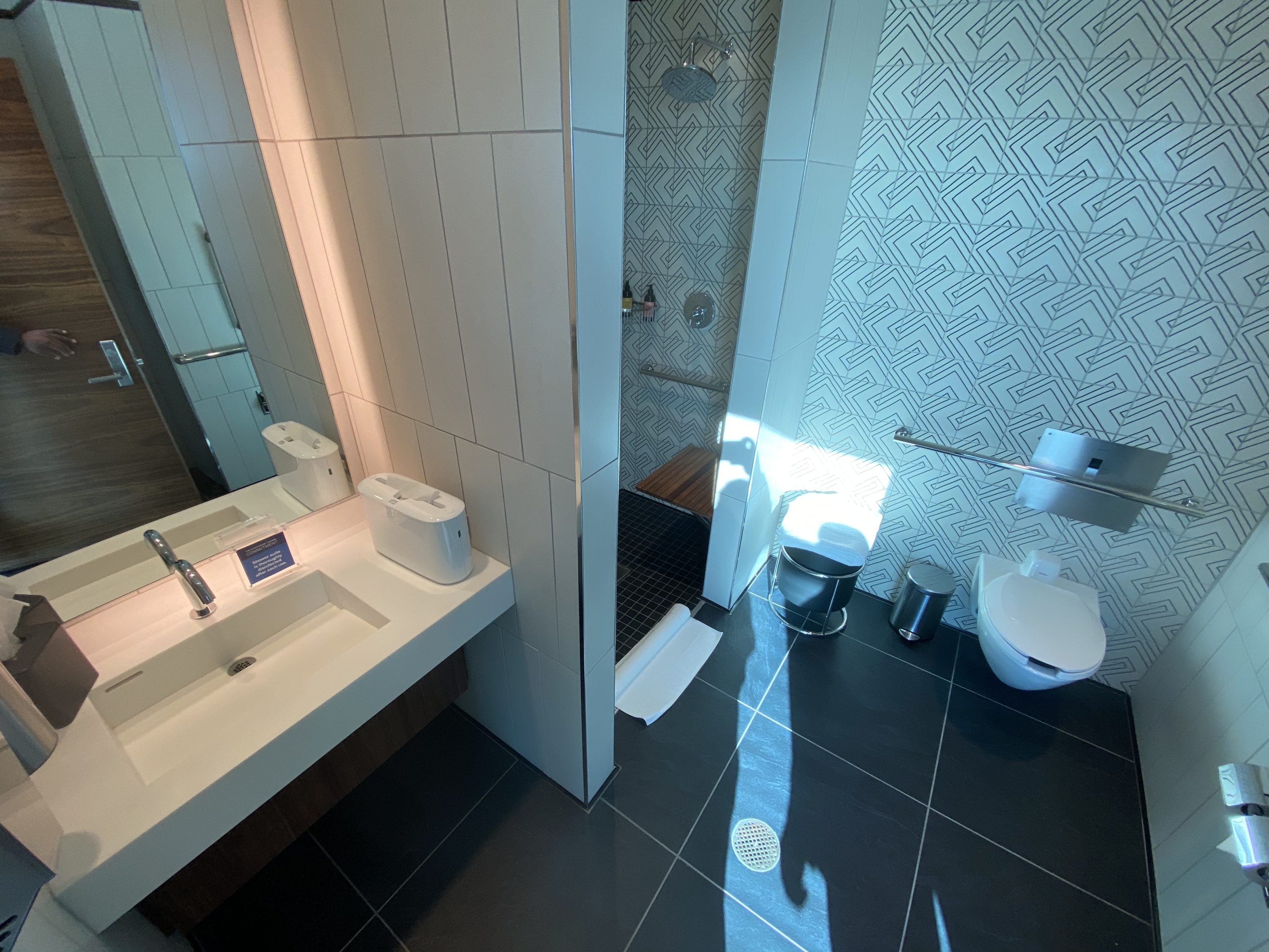 Centurion Lounge JFK Shower