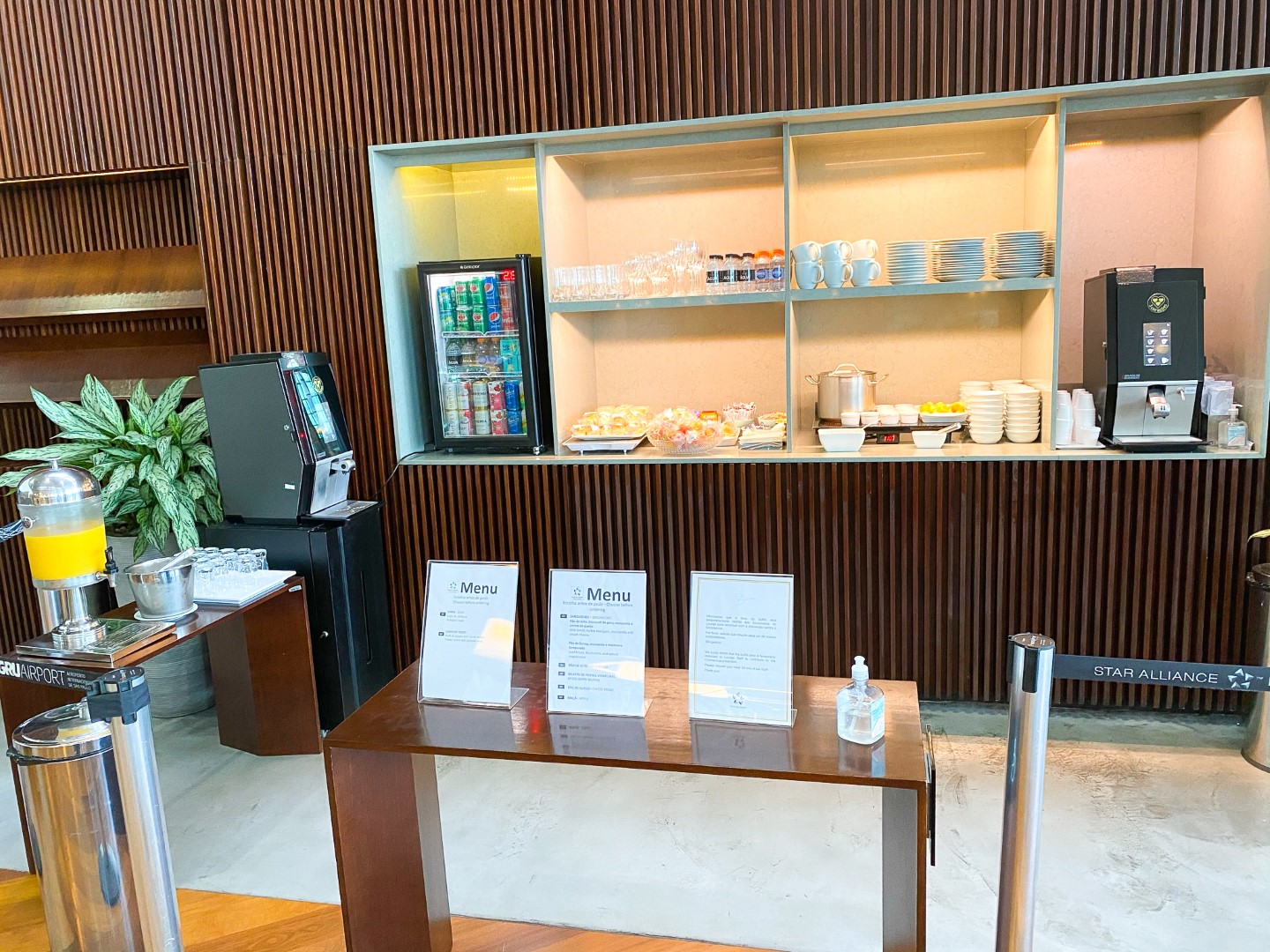 Espaço Banco Safra Lounge GRU covid dining options