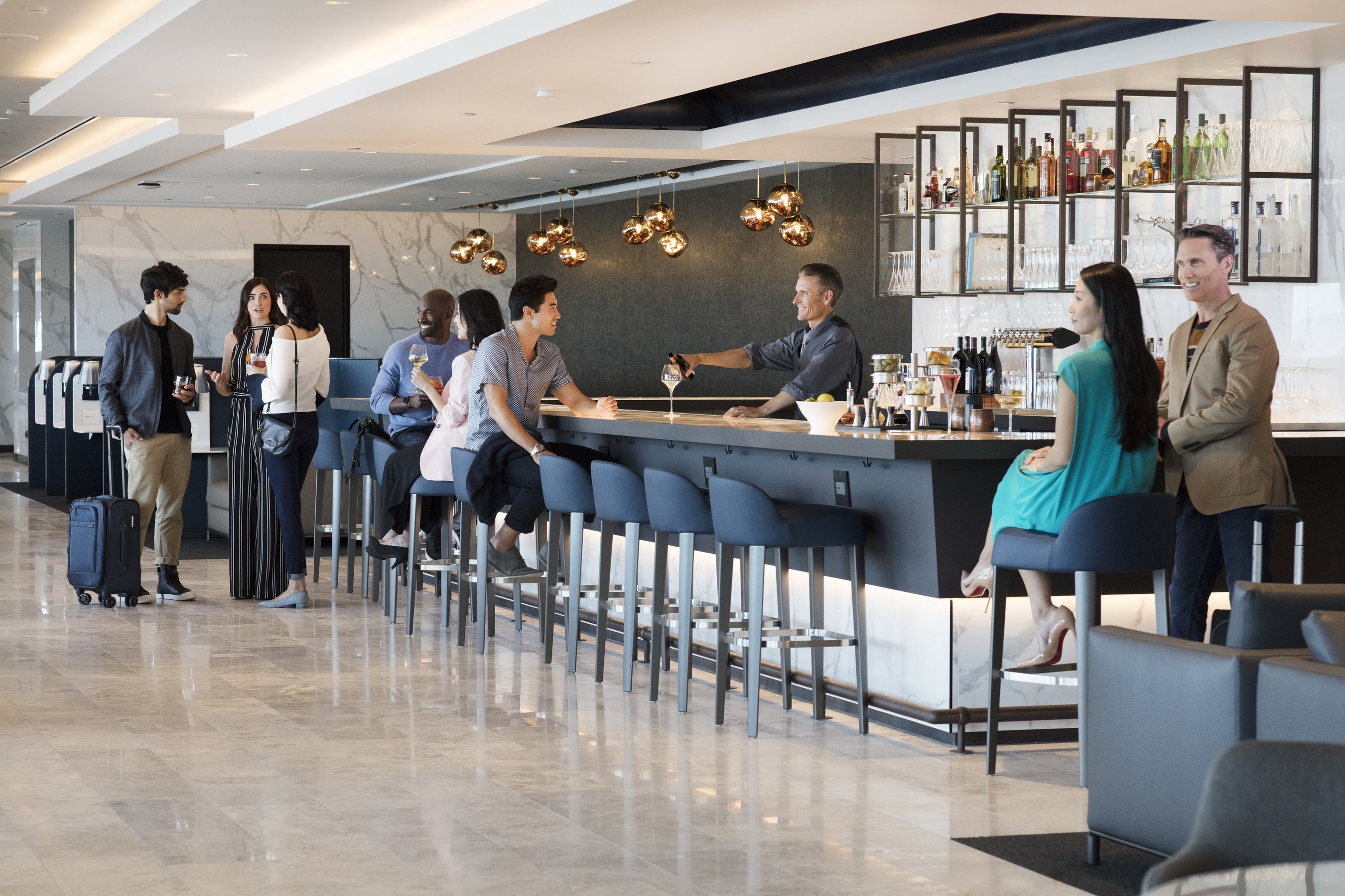 United Polaris lounge at SFO bar