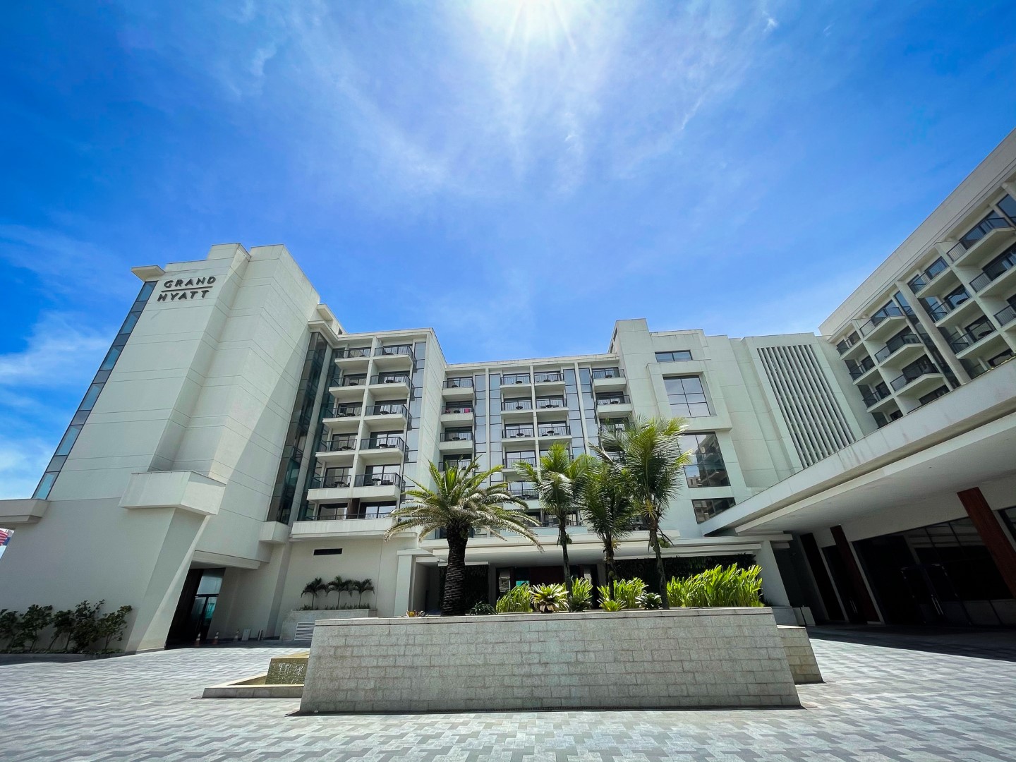 Grand Hyatt Rio de Janeiro entry drive