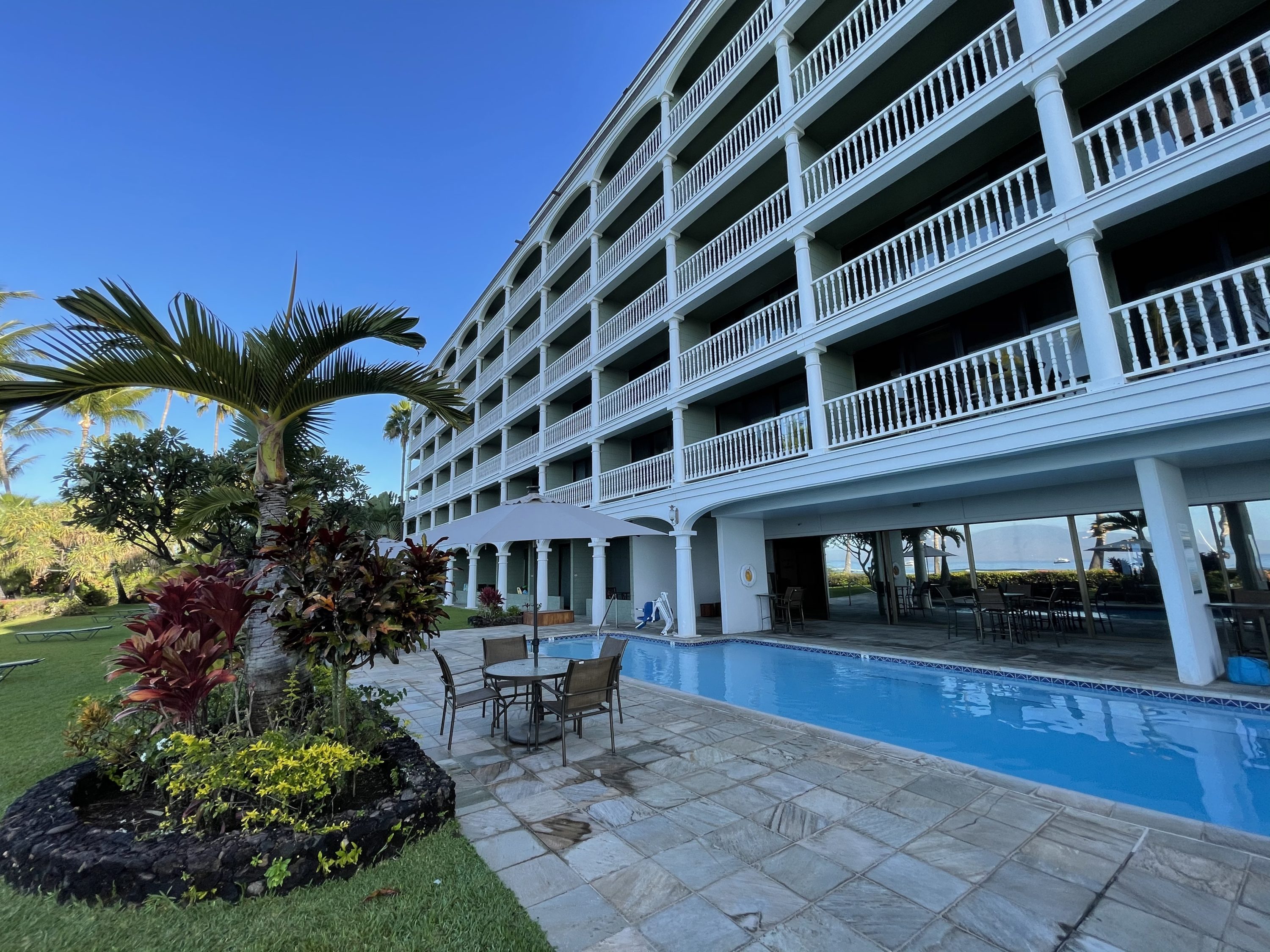 Lahaina Shores Beach Resort Pool