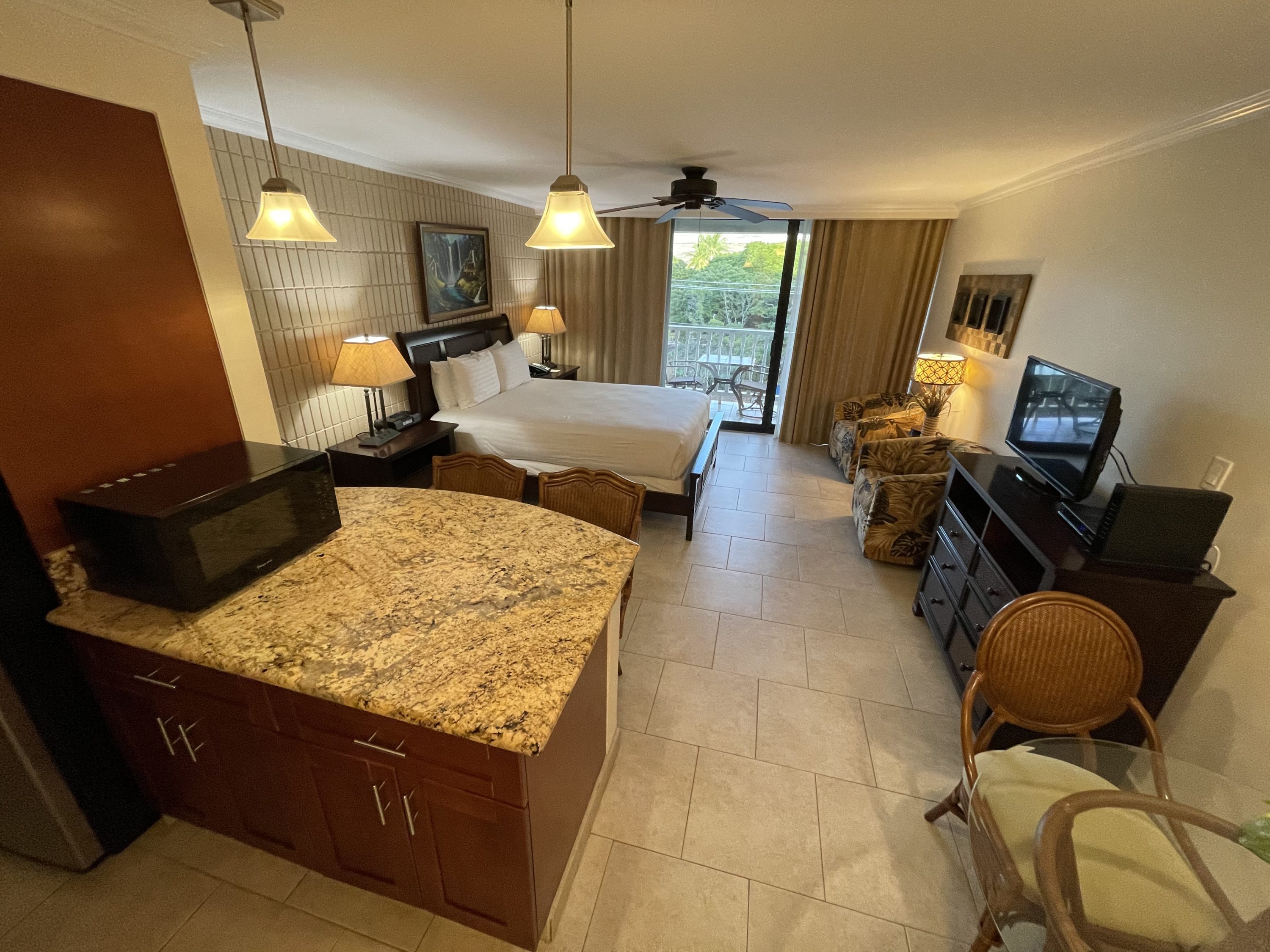 Lehaina Shores Beach Resort Studio Mountain View Premier Room