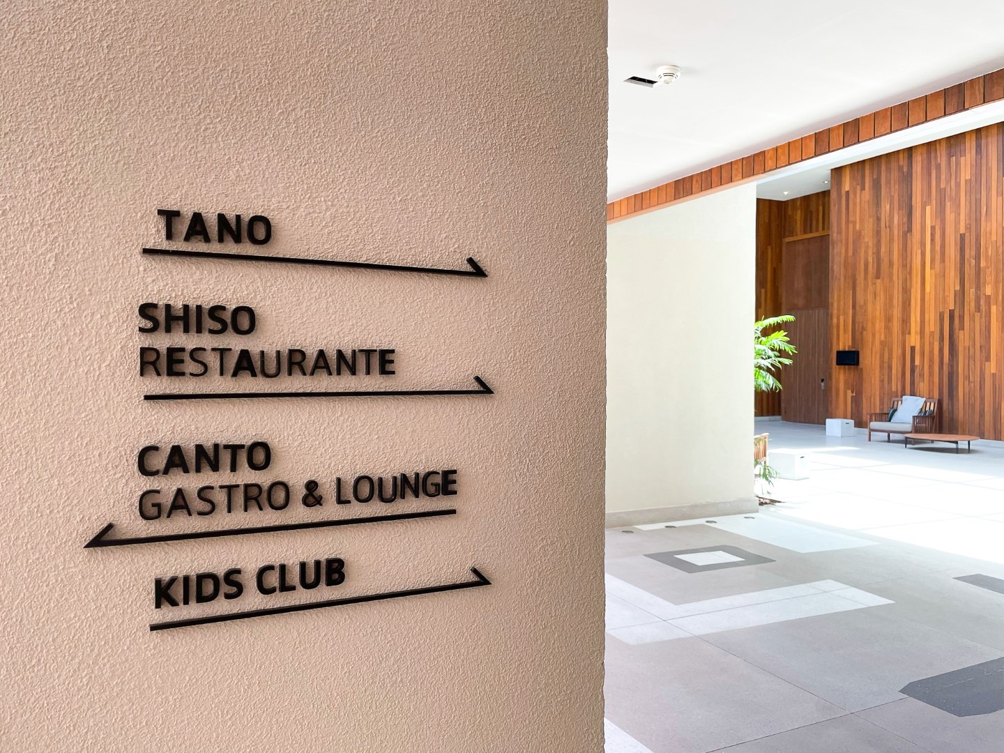 Restaurant signs at Grand Hyatt Rio de Janeiro