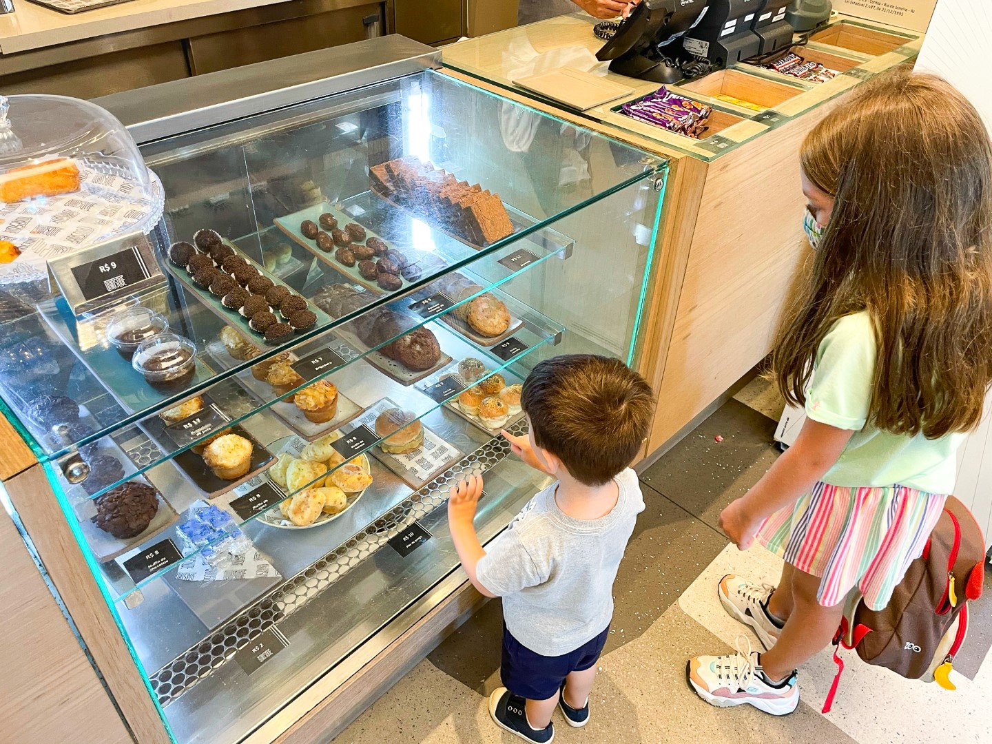 baked goods at Quisoque convenient store at Grand Hyatt Rio de Janeiro