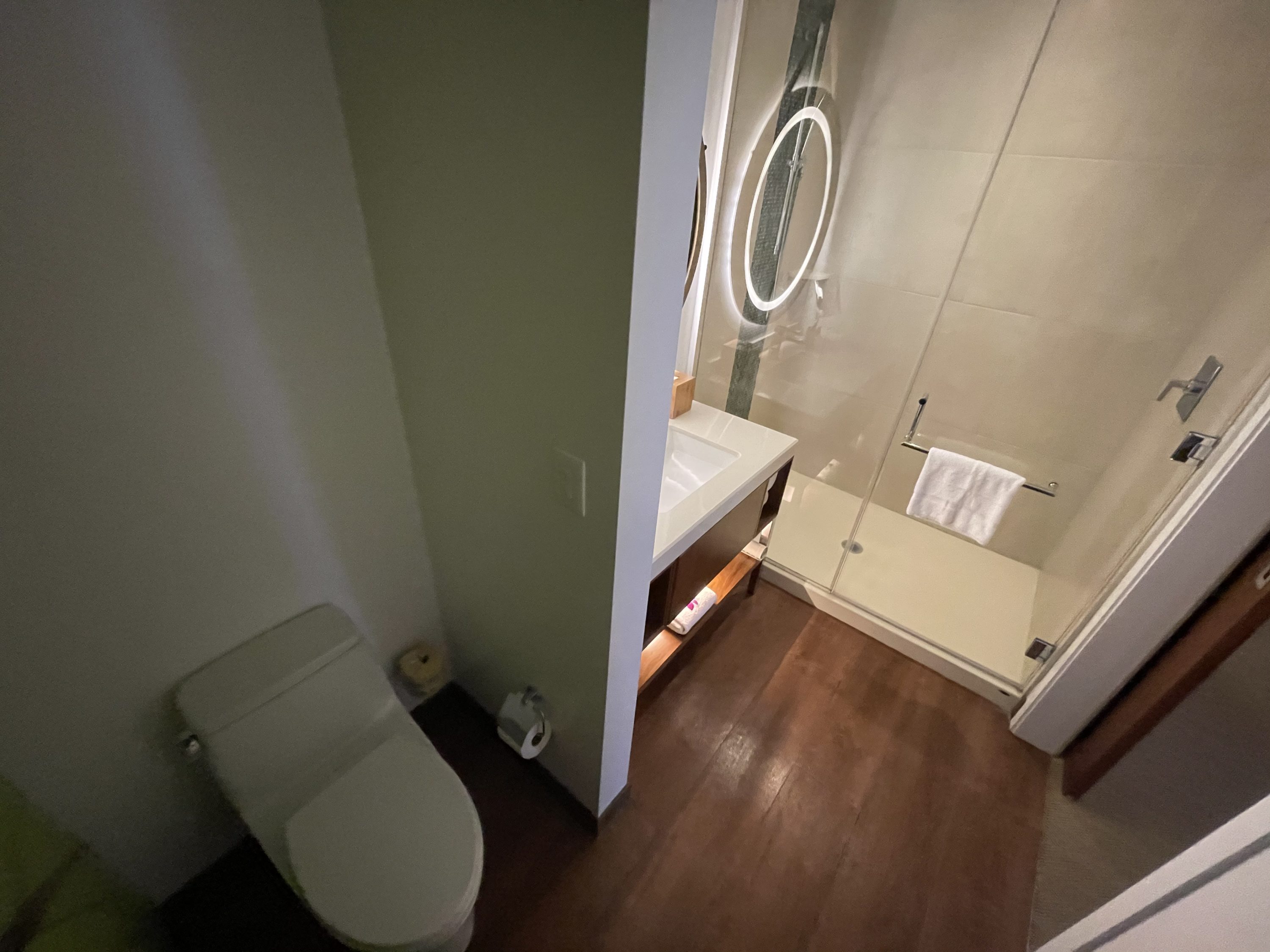 Hyatt Centric Waikiki Mountain View Suite Bathroom