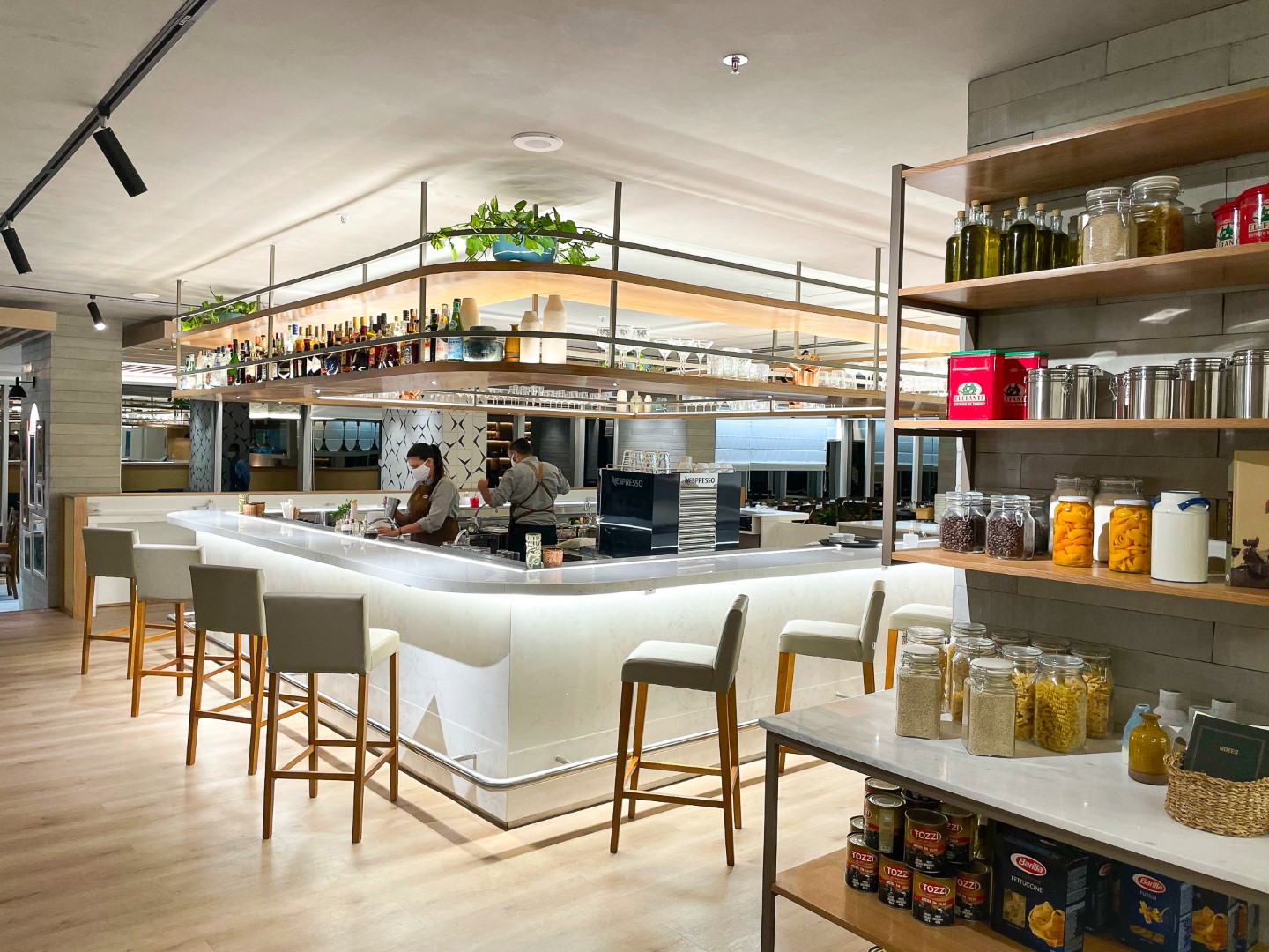 Sheraton Grand Rio de Janeiro Bene bar at night