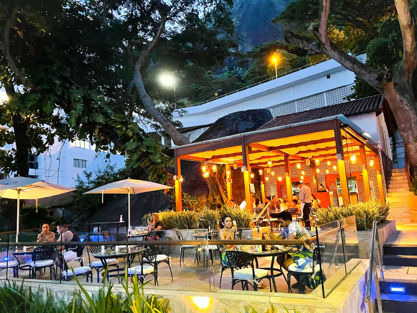 Sheraton Grand Rio de Janeiro Casa da Cachaca at night