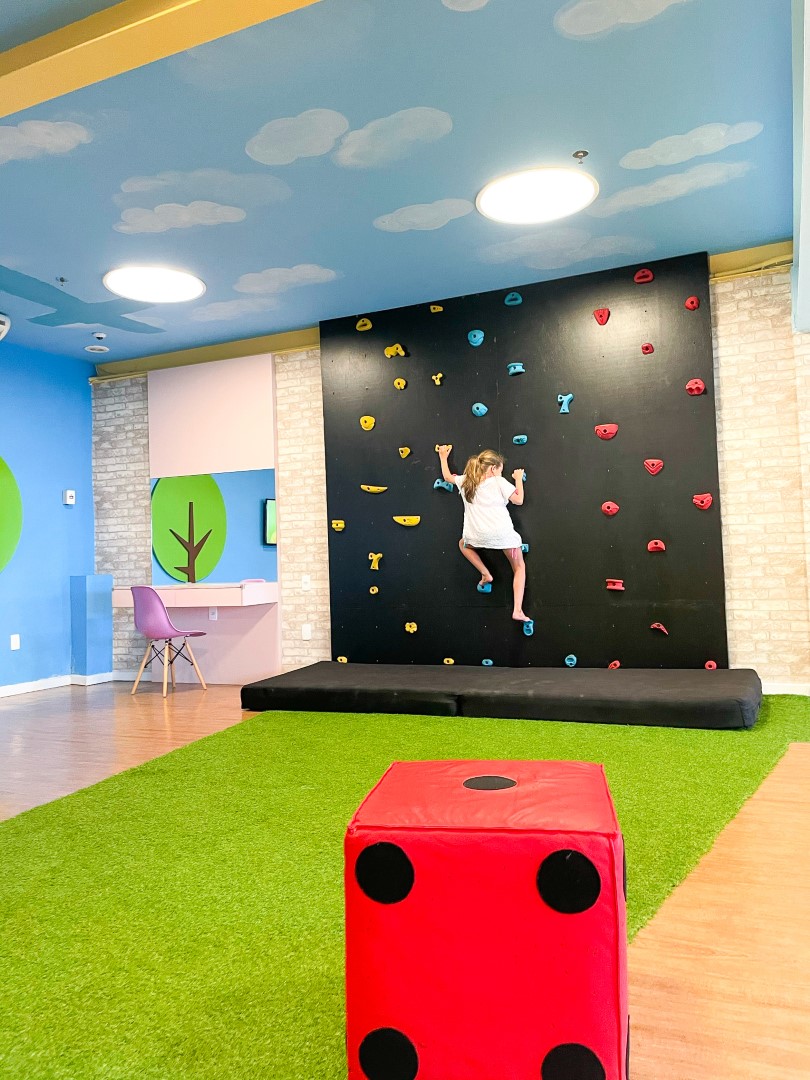 Sheraton Grand Rio de Janeiro Kids Club Rock Wall Sheratoons