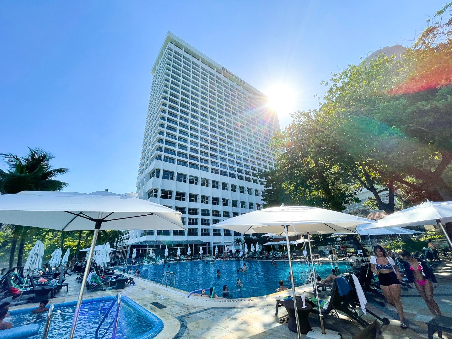 Sheraton Grand Rio de Janeiro pool with sun