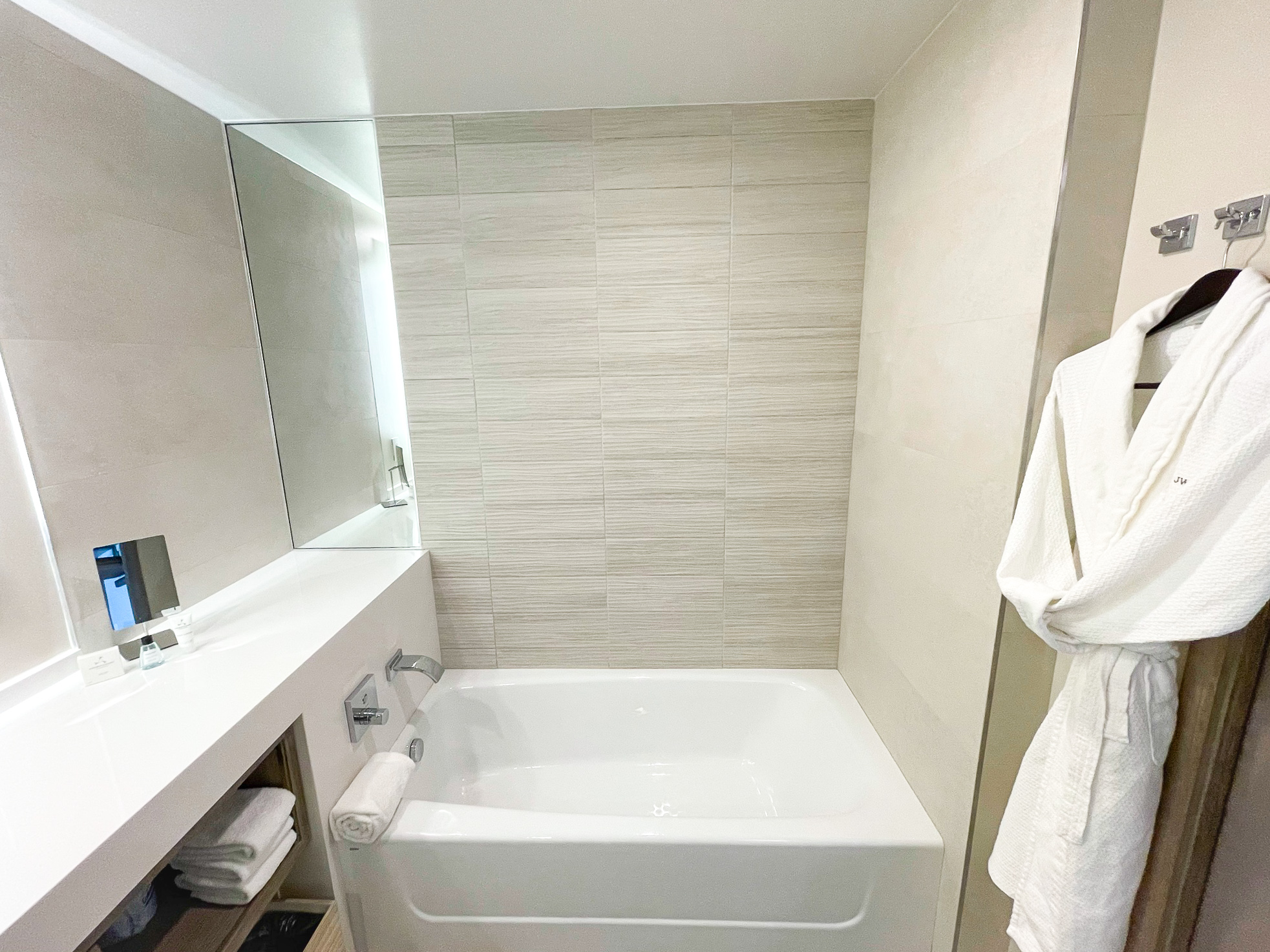 JW Marriott Bonnet Creek Orlando Executive Suite bathtub