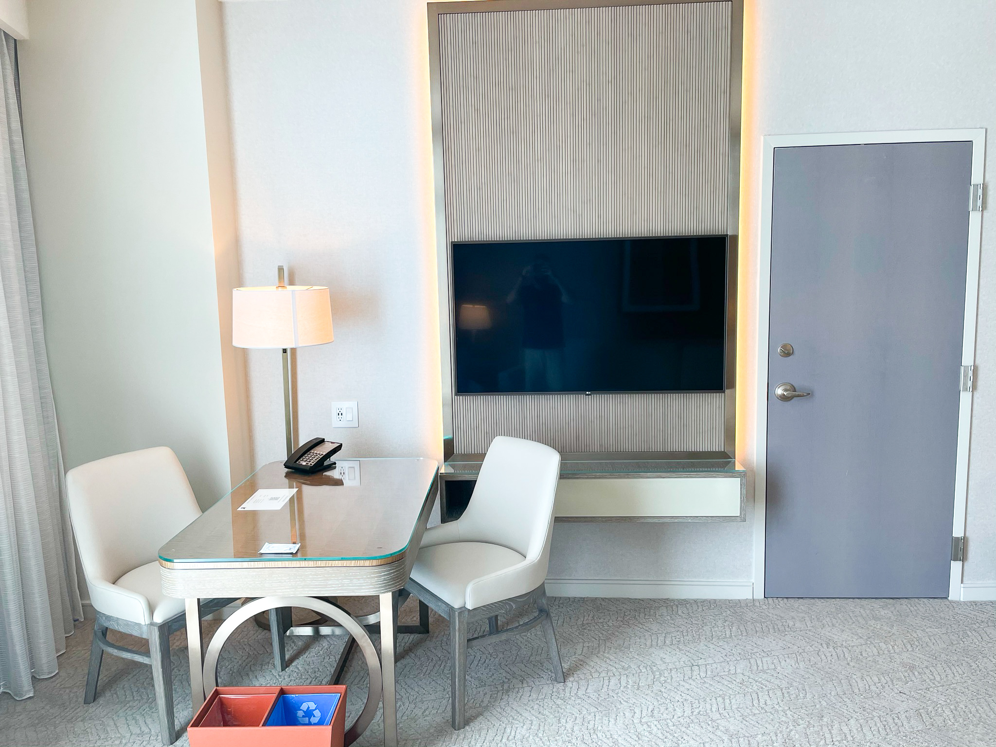 JW Marriott Bonnet Creek Orlando Executive Suite desk