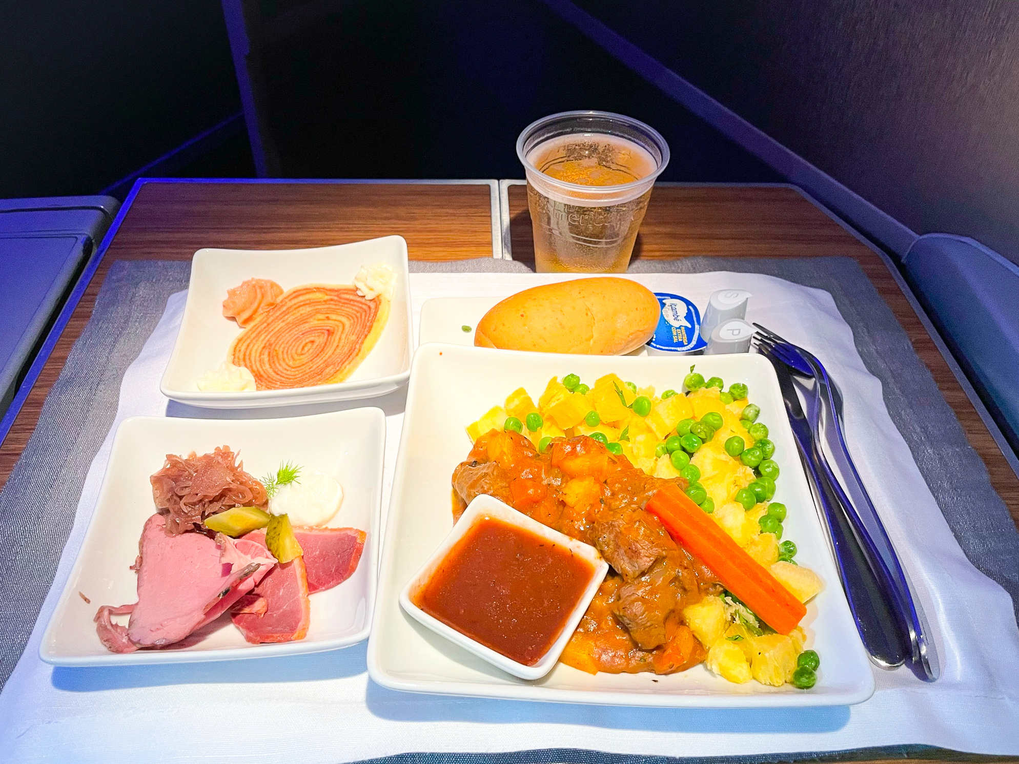 American Airlines 777 Flagship Business Class Dinner service American Airlines 777 Flagship Business Class Dinner service
