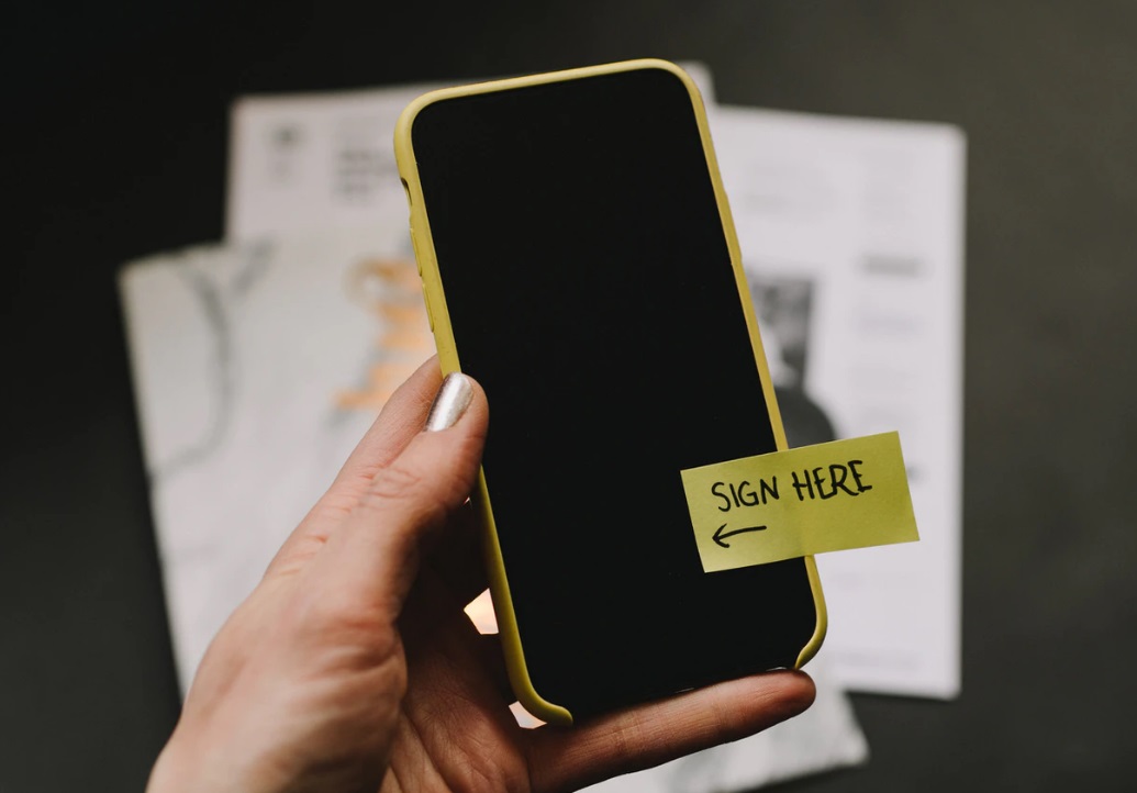 Cell phone e-signature