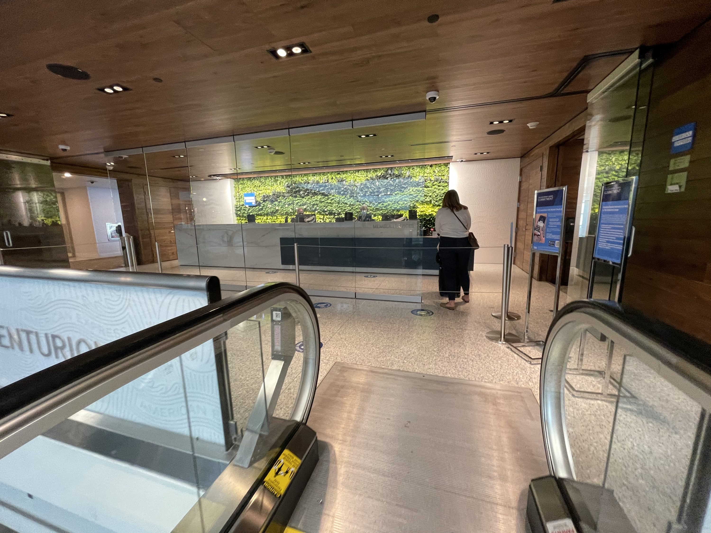 Centurion Lounge DEN Top of Escalators