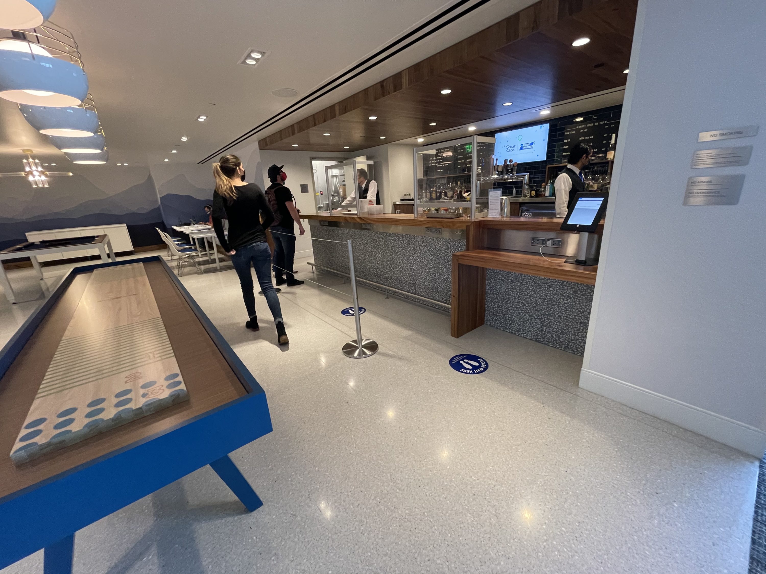 DEN Centurion Lounge Craft Beer Bar