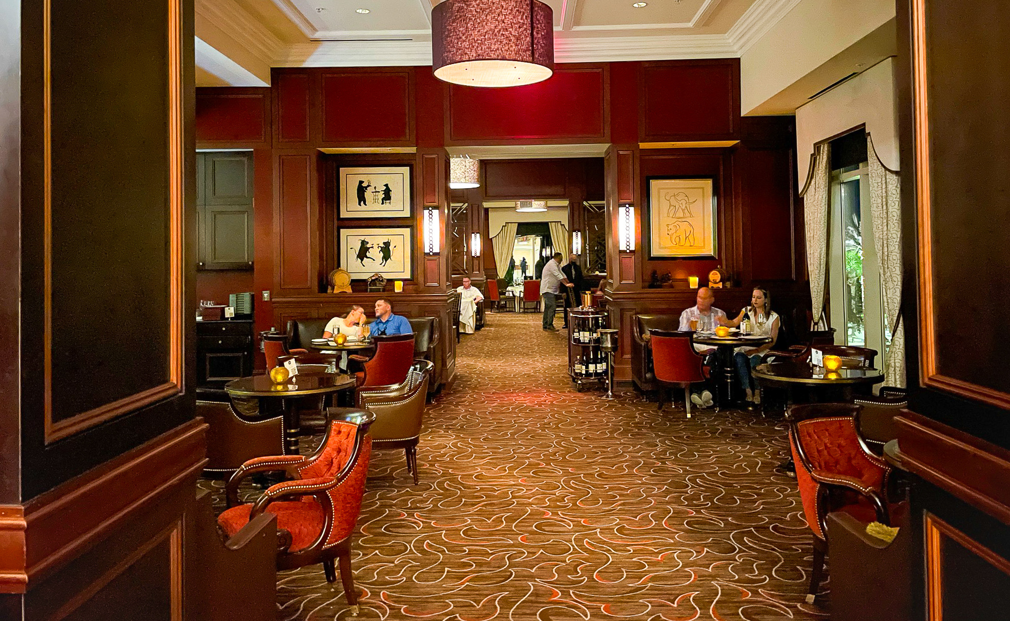 Waldorf Astoria Orlando Bull and Bear bar