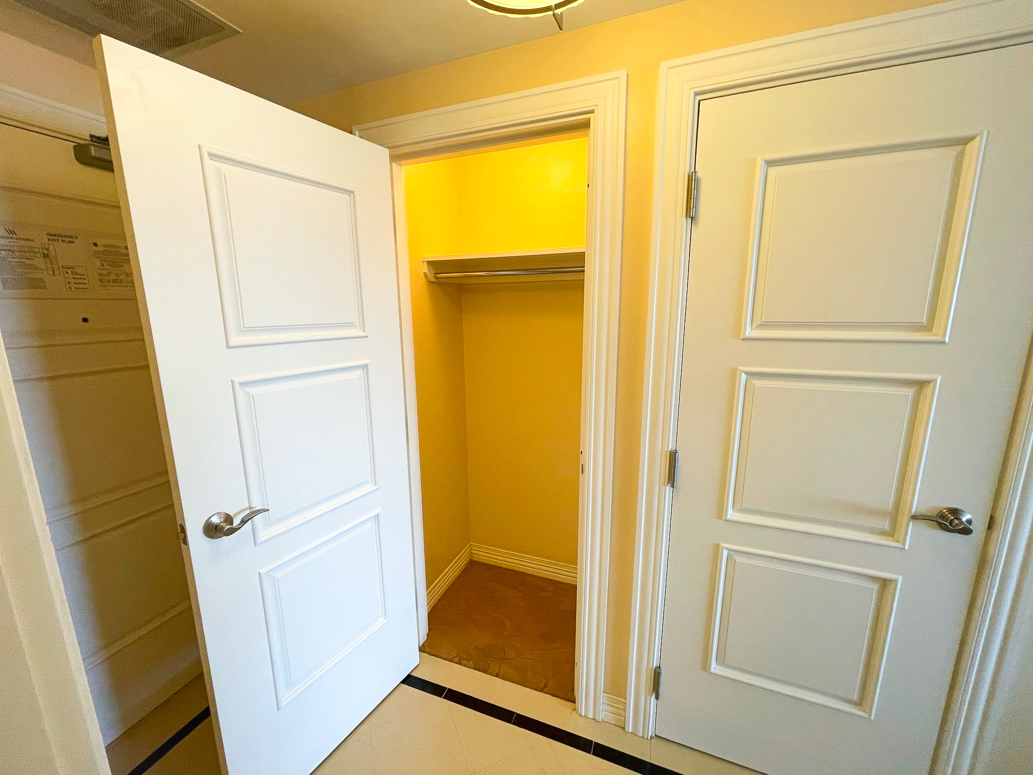 Waldorf Astoria Orlando closet
