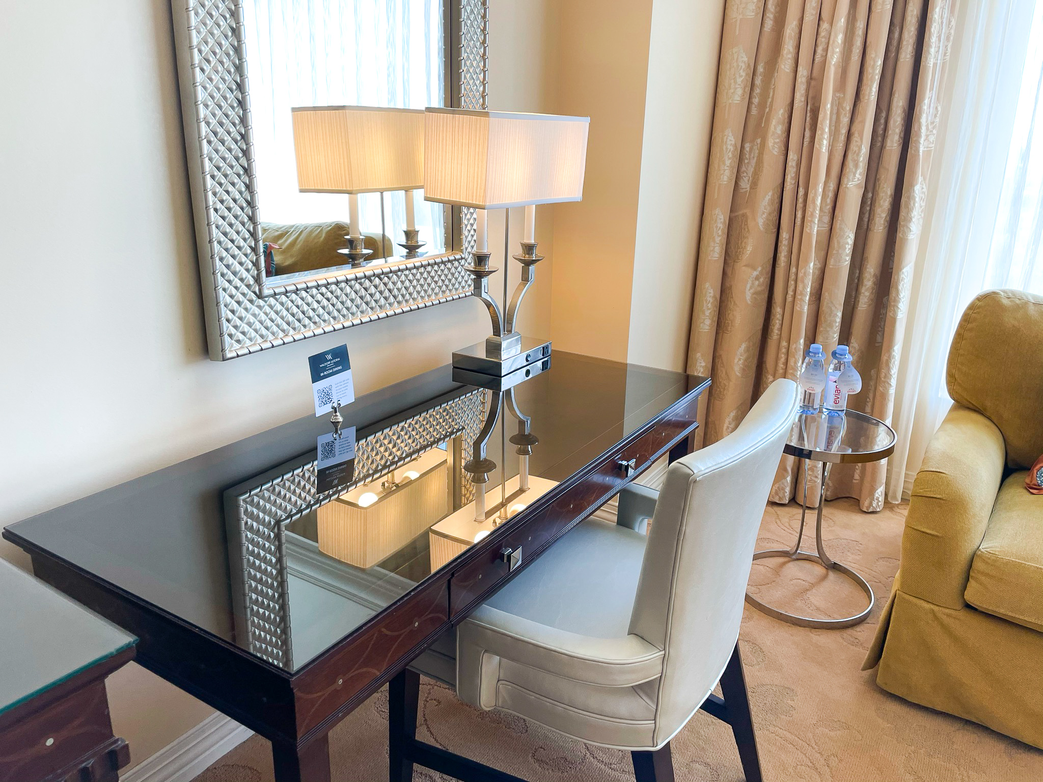 Waldorf Astoria Orlando desk