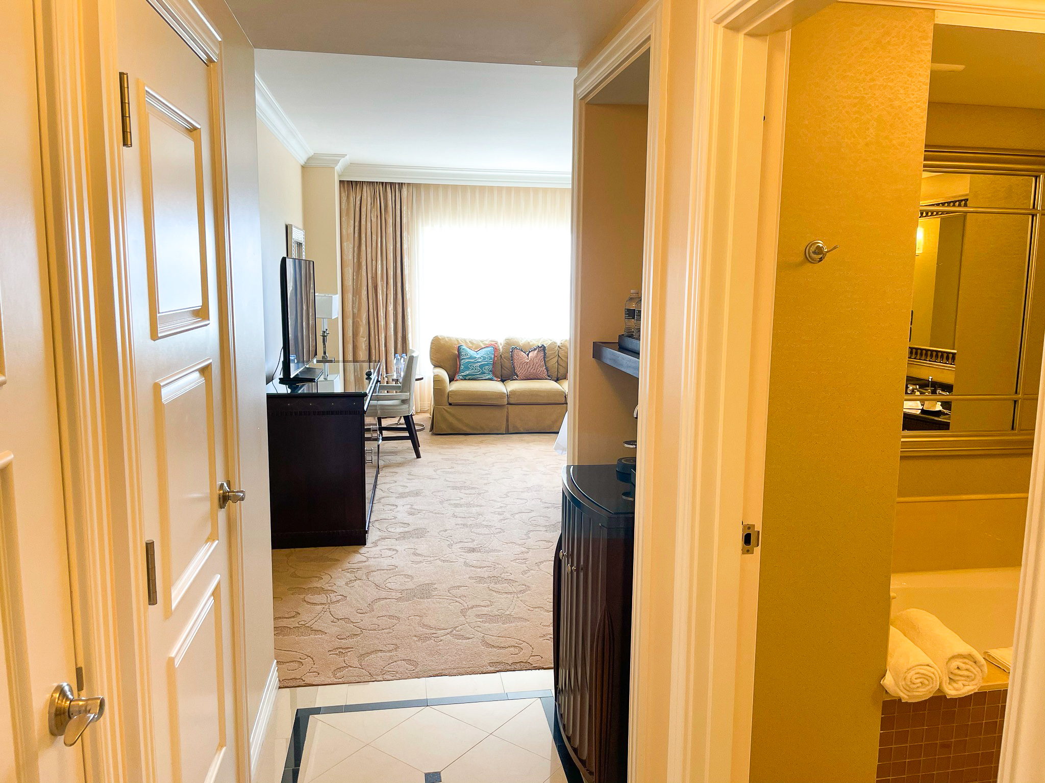 Waldorf Astoria Orlando room entryway