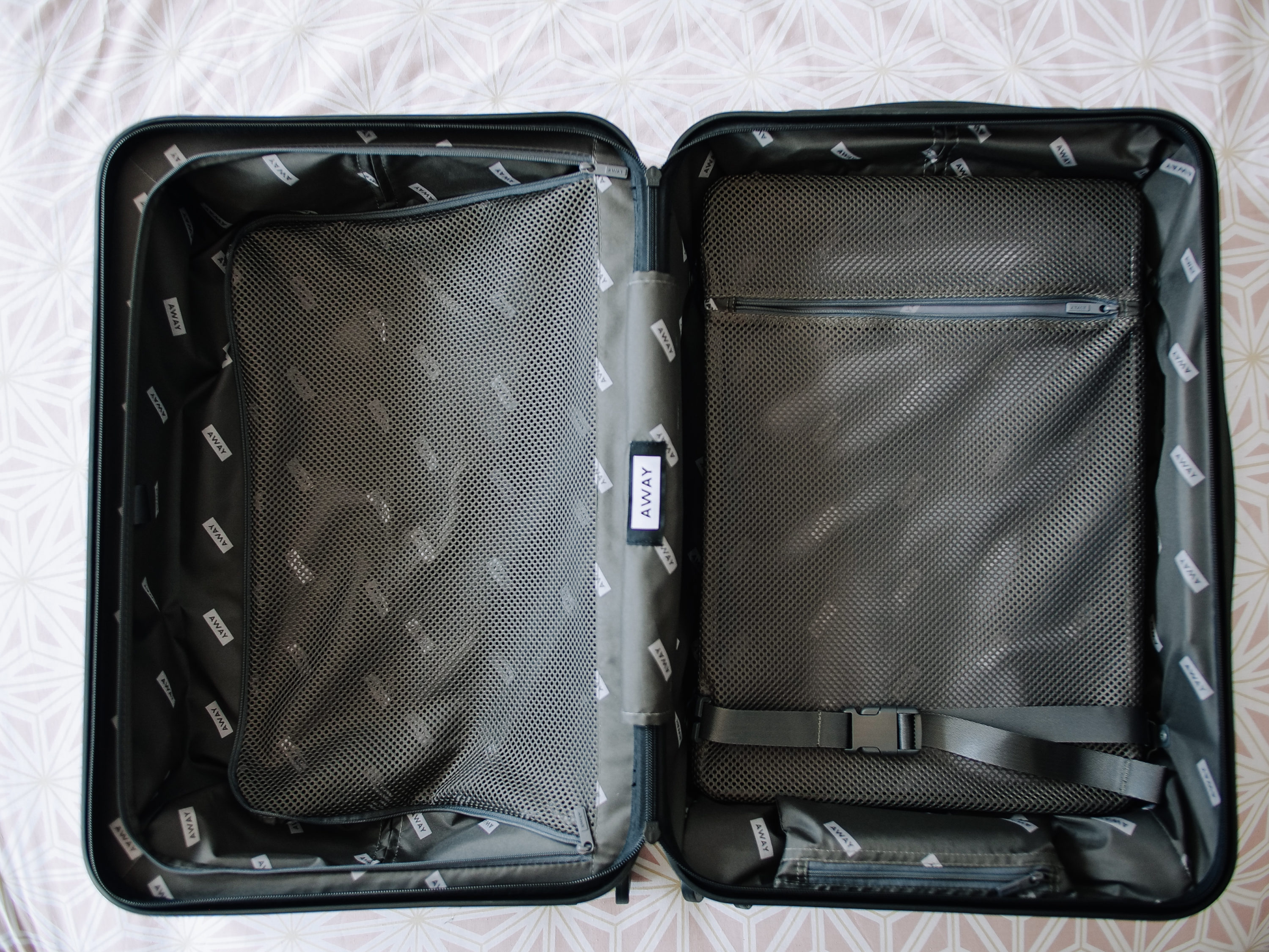 Away luggage internal compartment