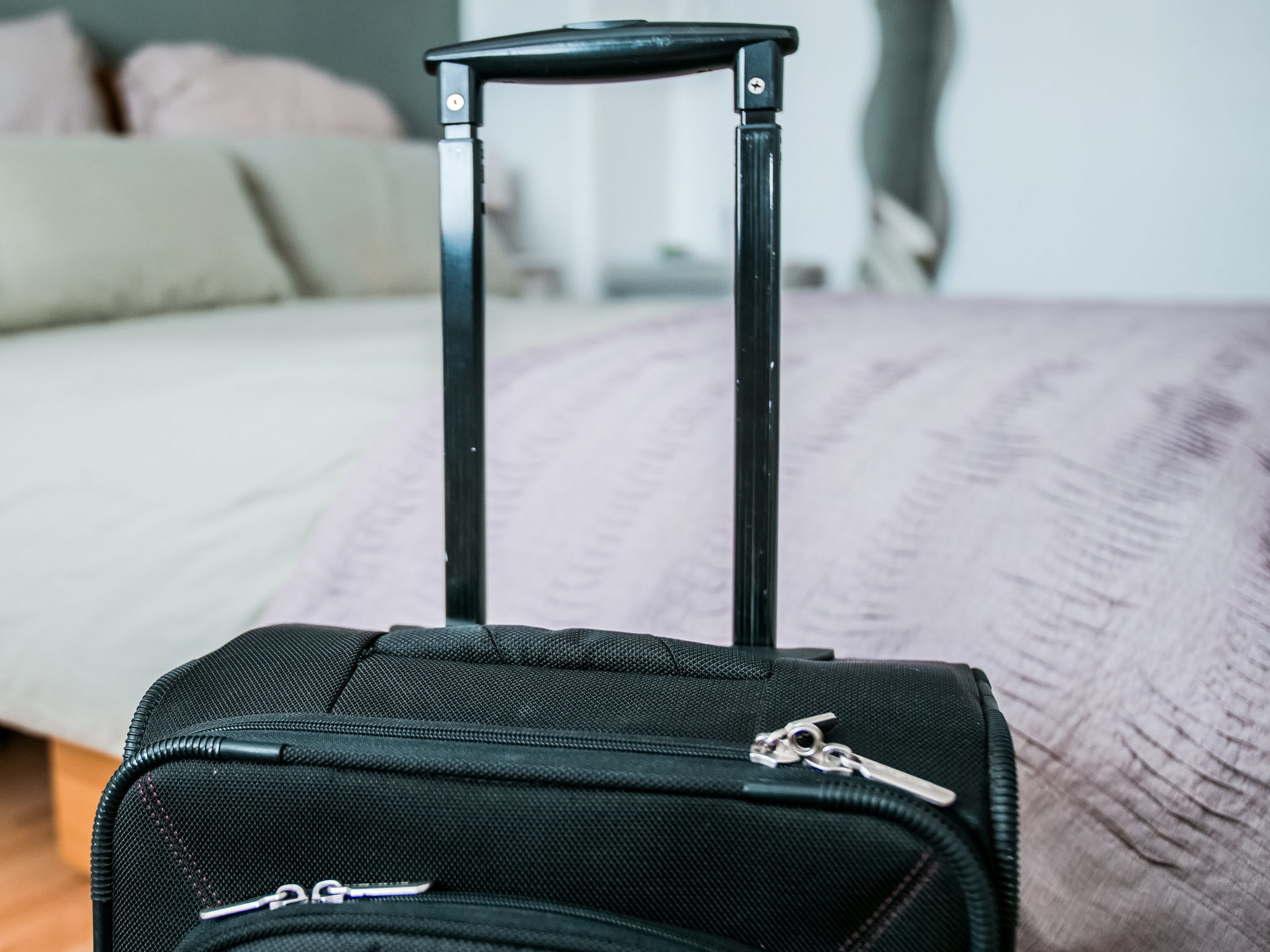 Suitcase handle