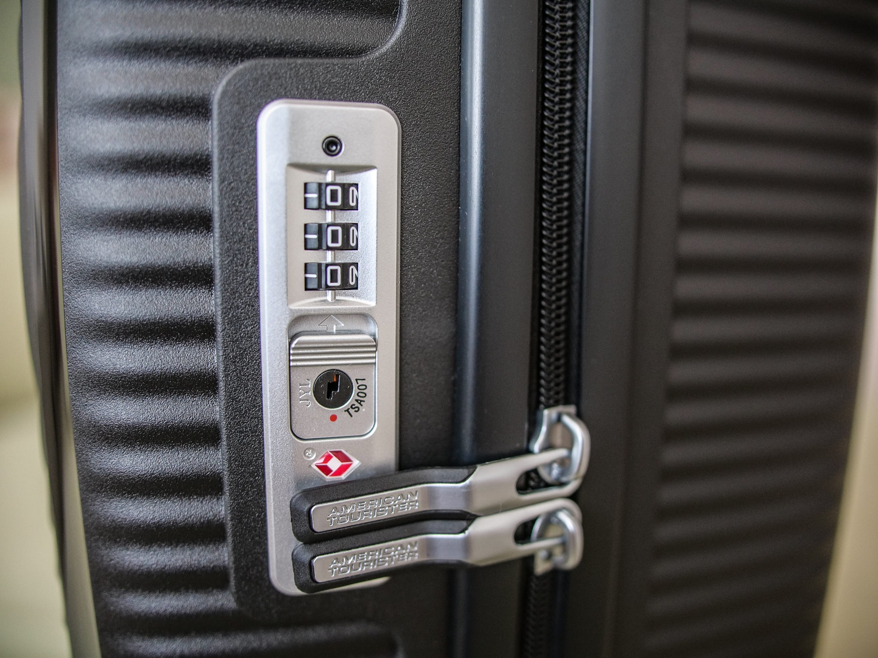 American Tourister TSA Lock