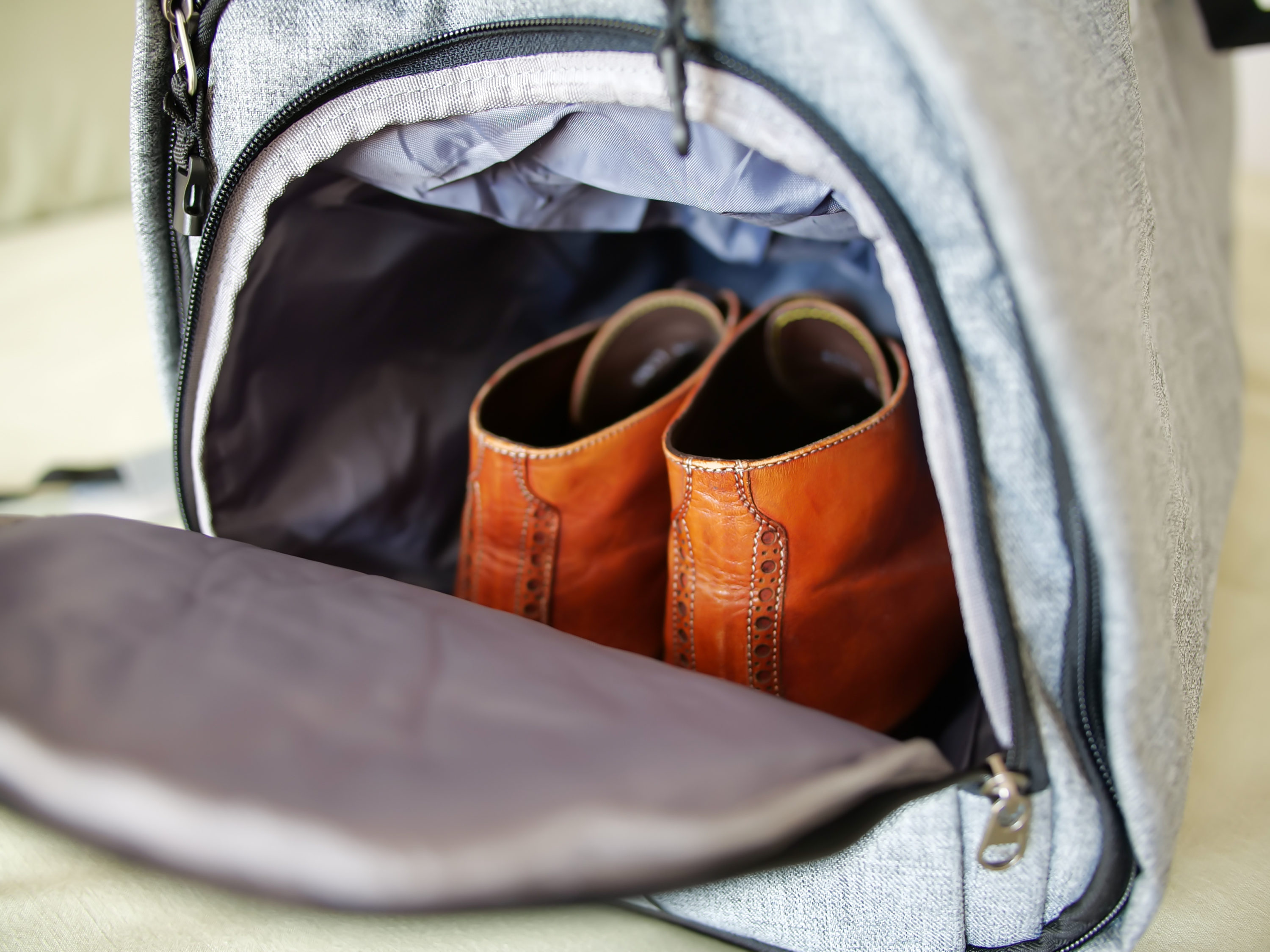 Modoker shoe compartment