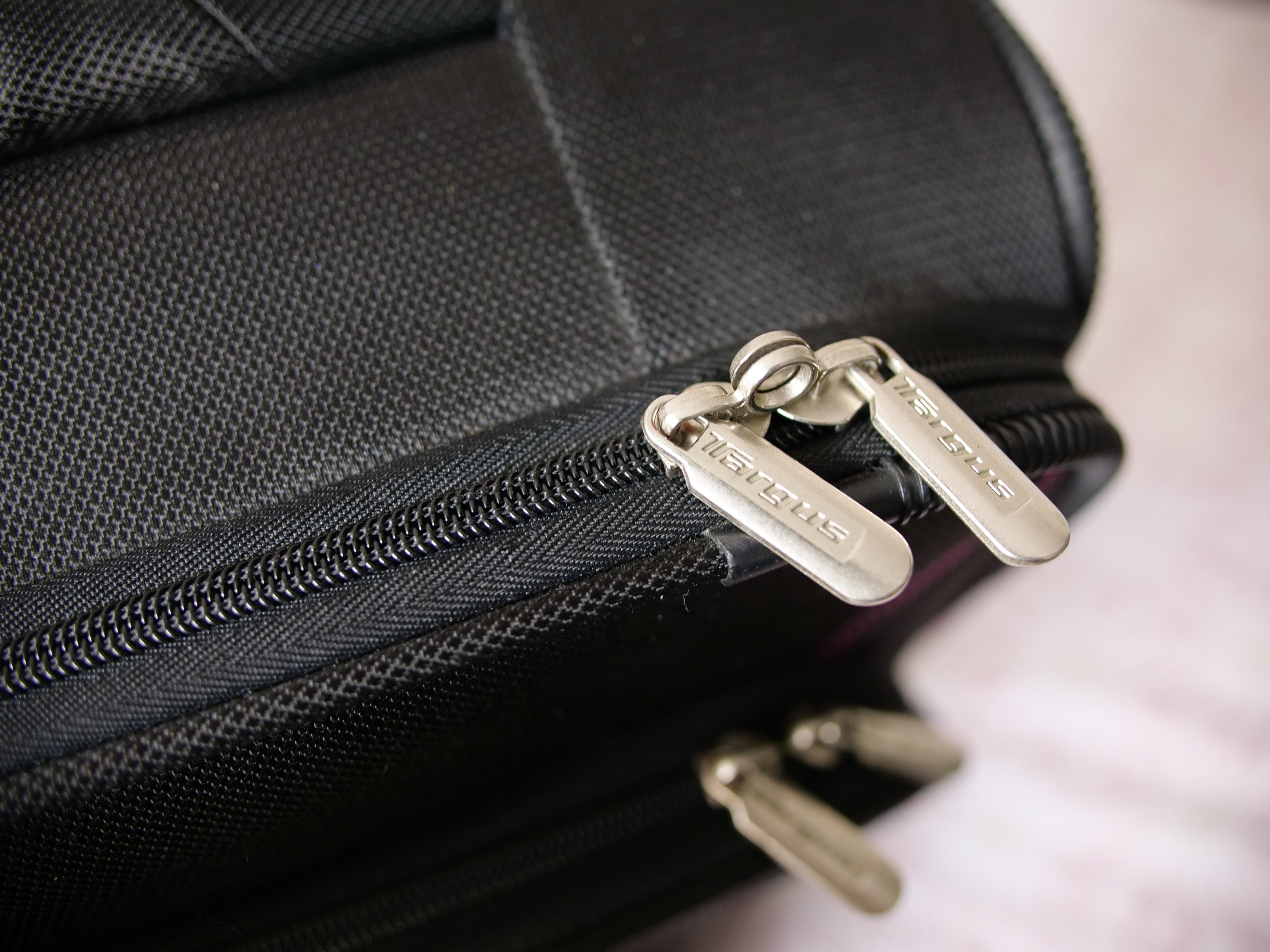 Targus Zippers