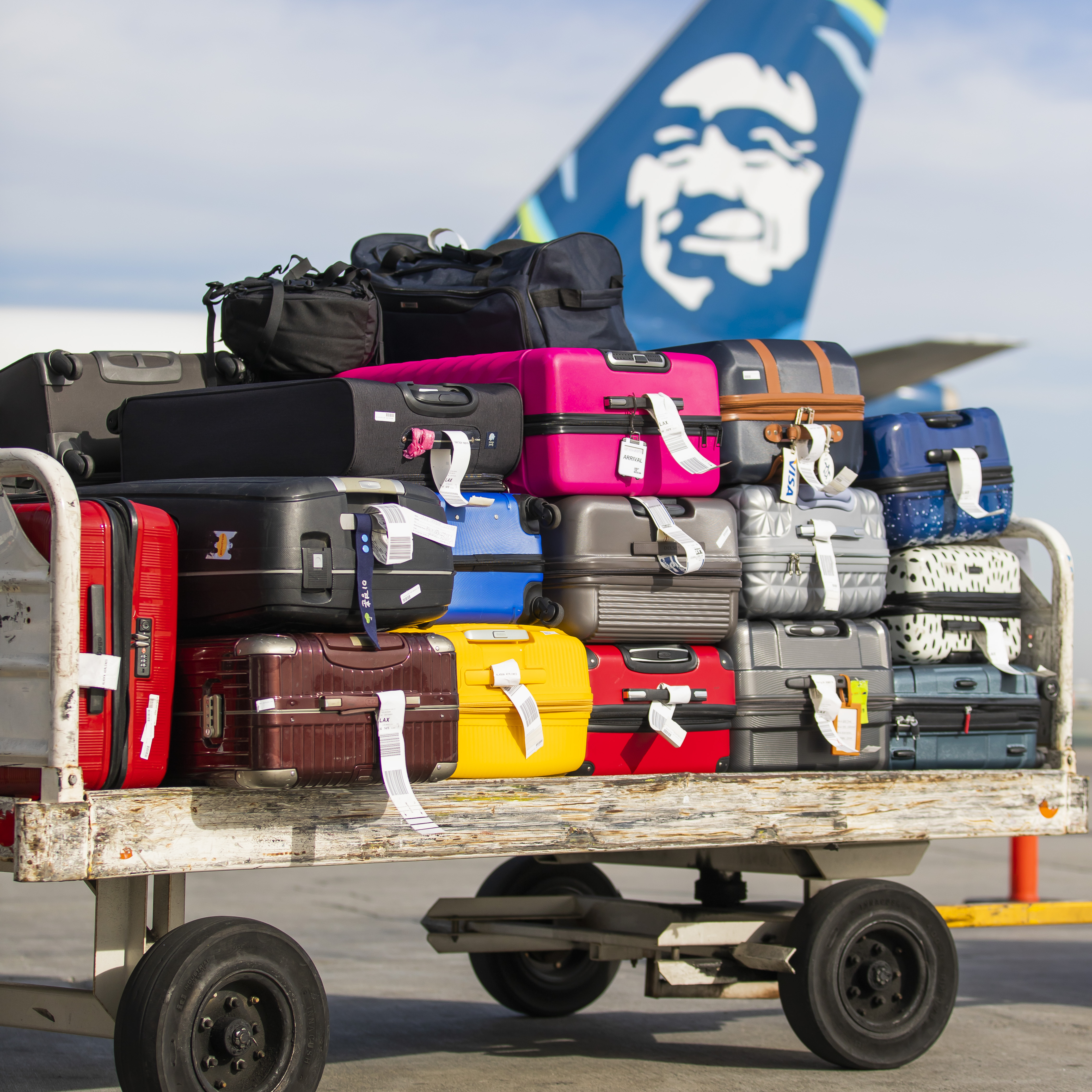 Checked baggage on Alaska Airlines Checked baggage on Alaska Airlines